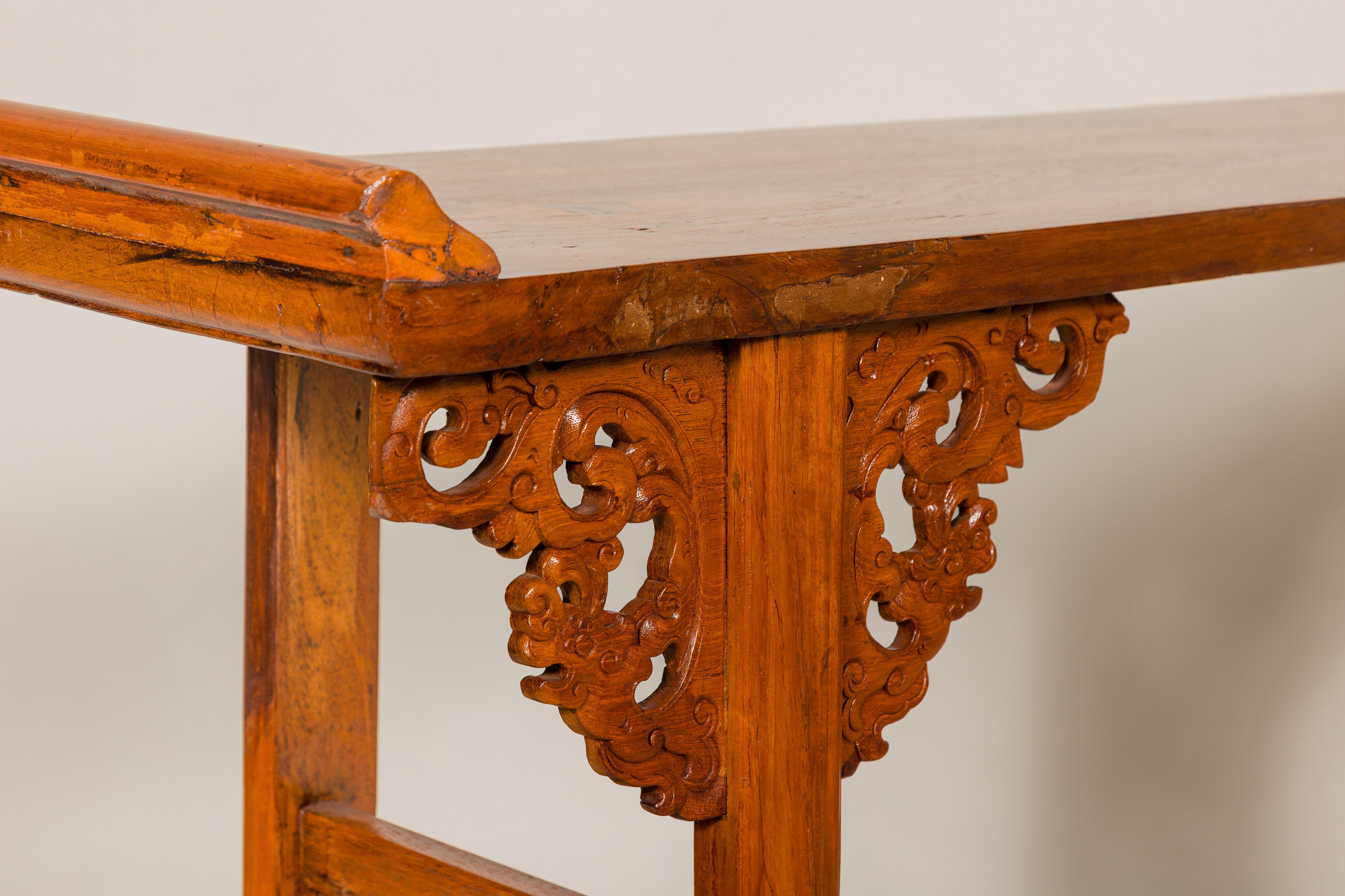 Qing Dynasty Tall Altar Console Table with Carved Scrolling Spandrels For Sale 5