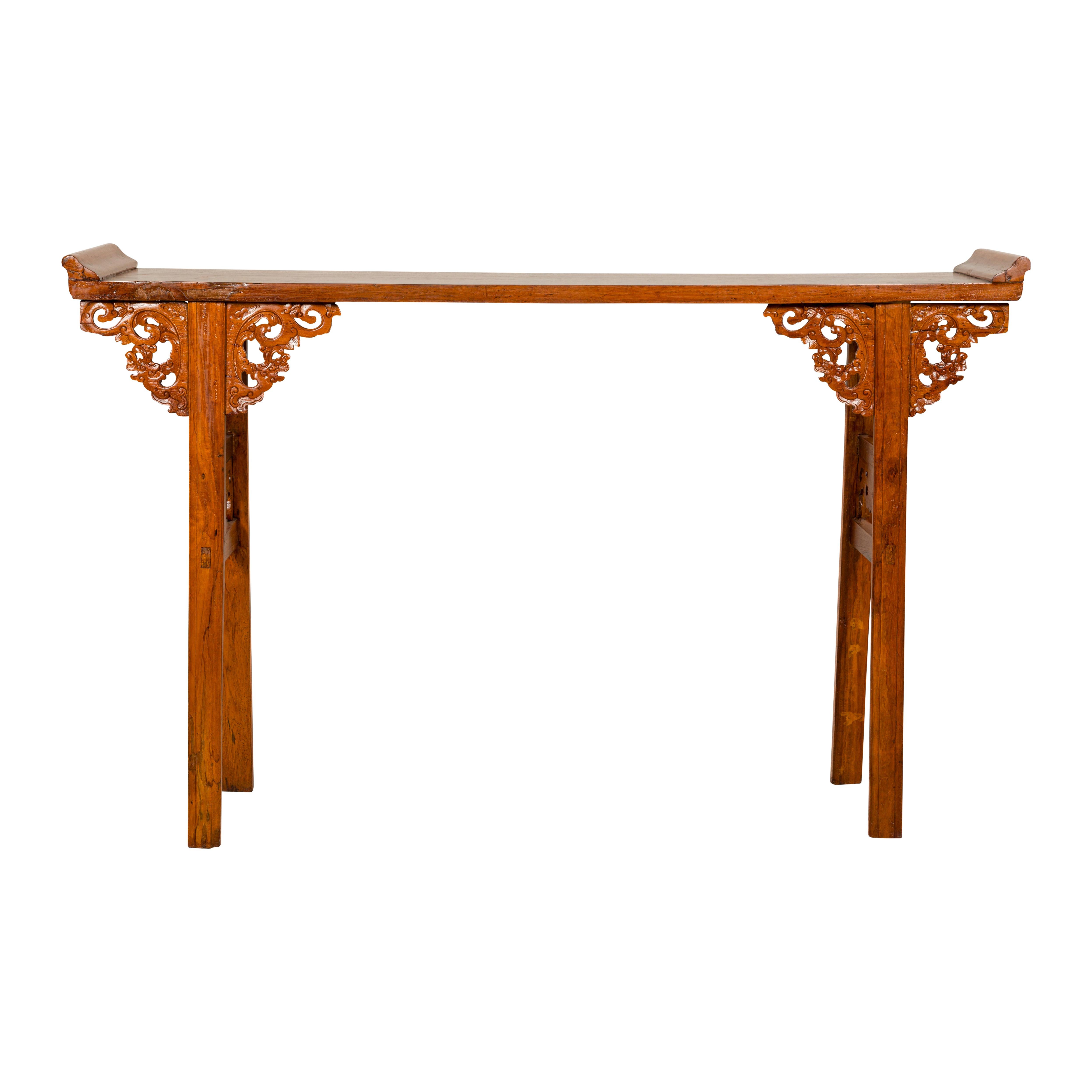 Qing Dynasty Tall Altar Console Table with Carved Scrolling Spandrels For Sale 11