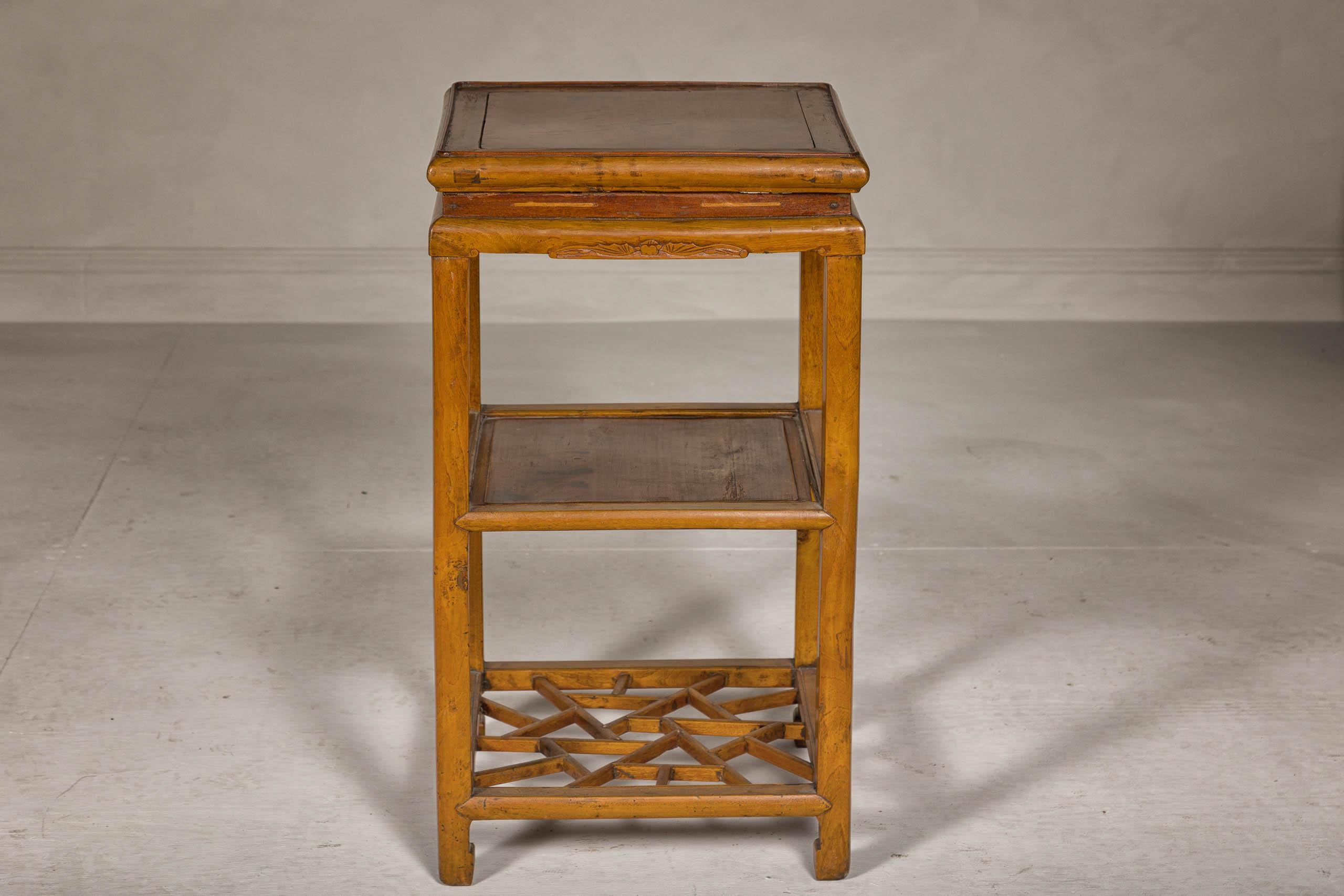 Qing Dynasty Three-Tier Accent Lamp Table with Geometric Shelf For Sale 3