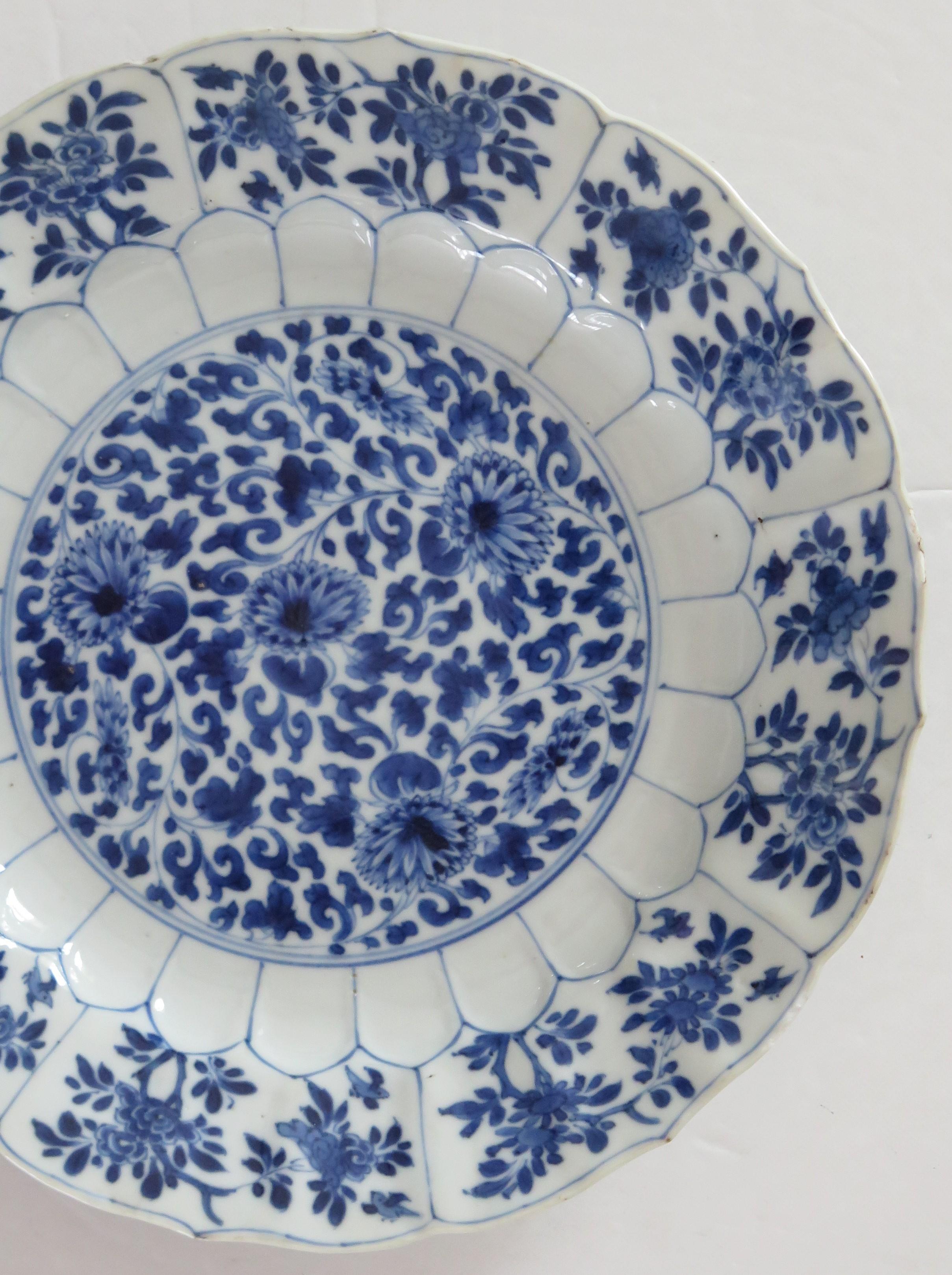 Qing Kangxi Chinese Porcelain Plate Blue & White Mark & Period Pl 2, circa 1680 In Good Condition In Lincoln, Lincolnshire