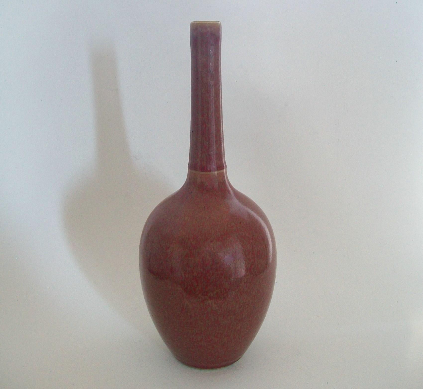 Glazed Qing Peach-Bloom Bottle Neck Vase, Six Character Mark, China, 19th Century For Sale