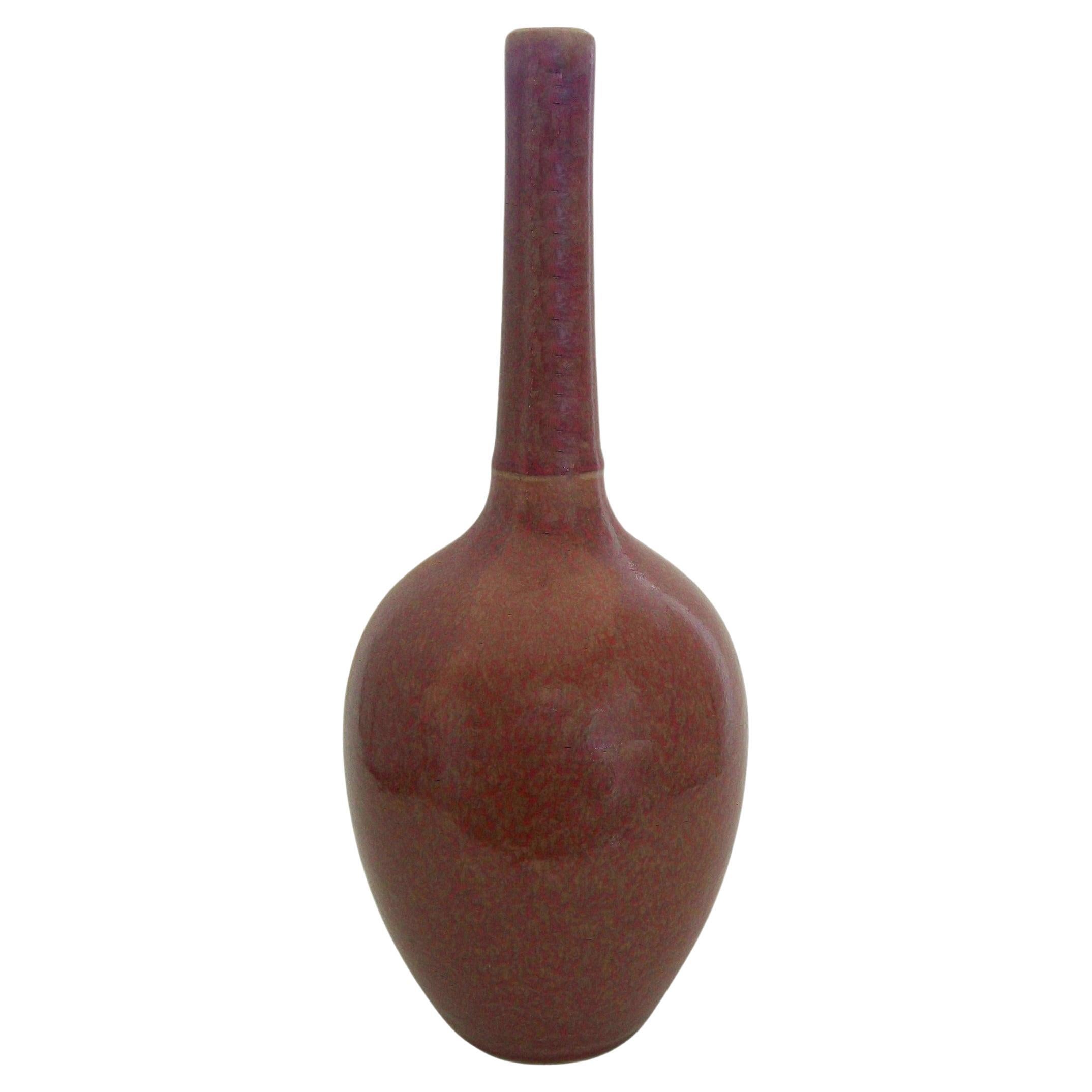 Qing Peach-Bloom Bottle Neck Vase, Six Character Mark, China, 19th Century For Sale