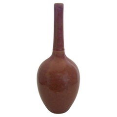 Jarrón Qing con cuello de botella y flor de melocotón, marca de seis caracteres, China, Siglo XIX