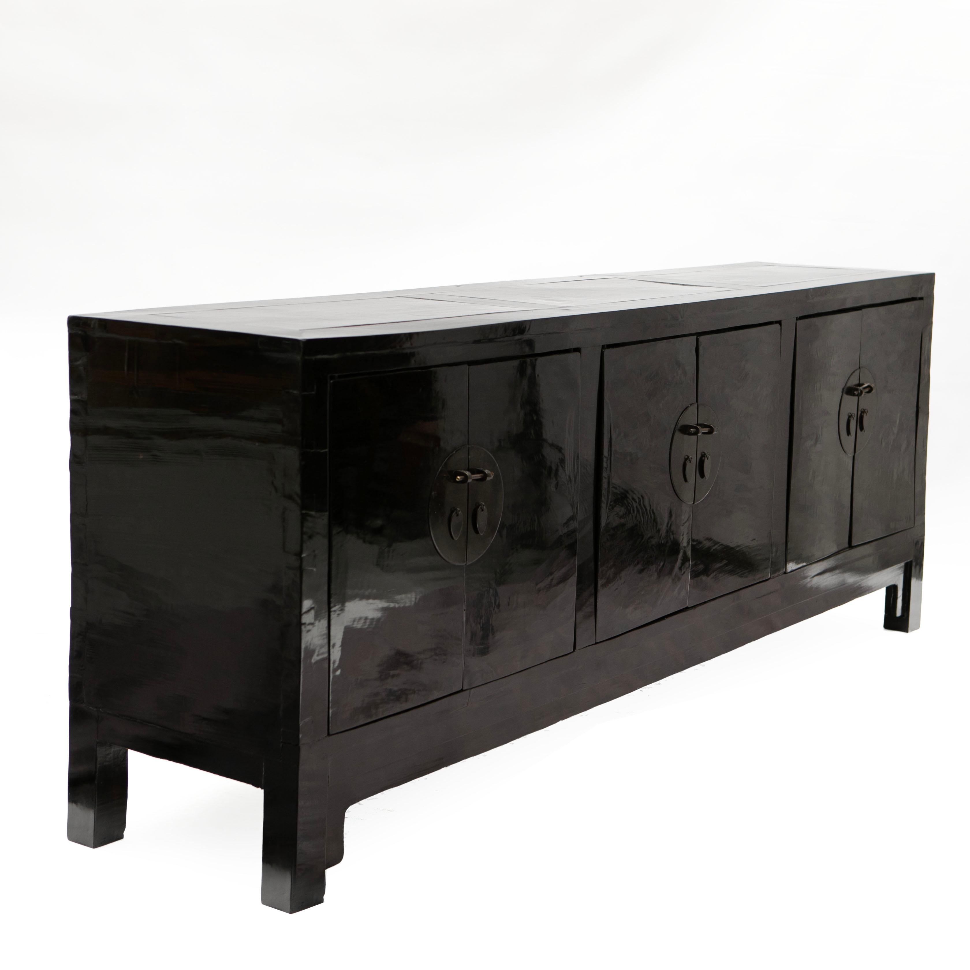 Qing Period Black Polished Sideboard, Jiangsu Province 1860-1880 In Good Condition For Sale In Kastrup, DK