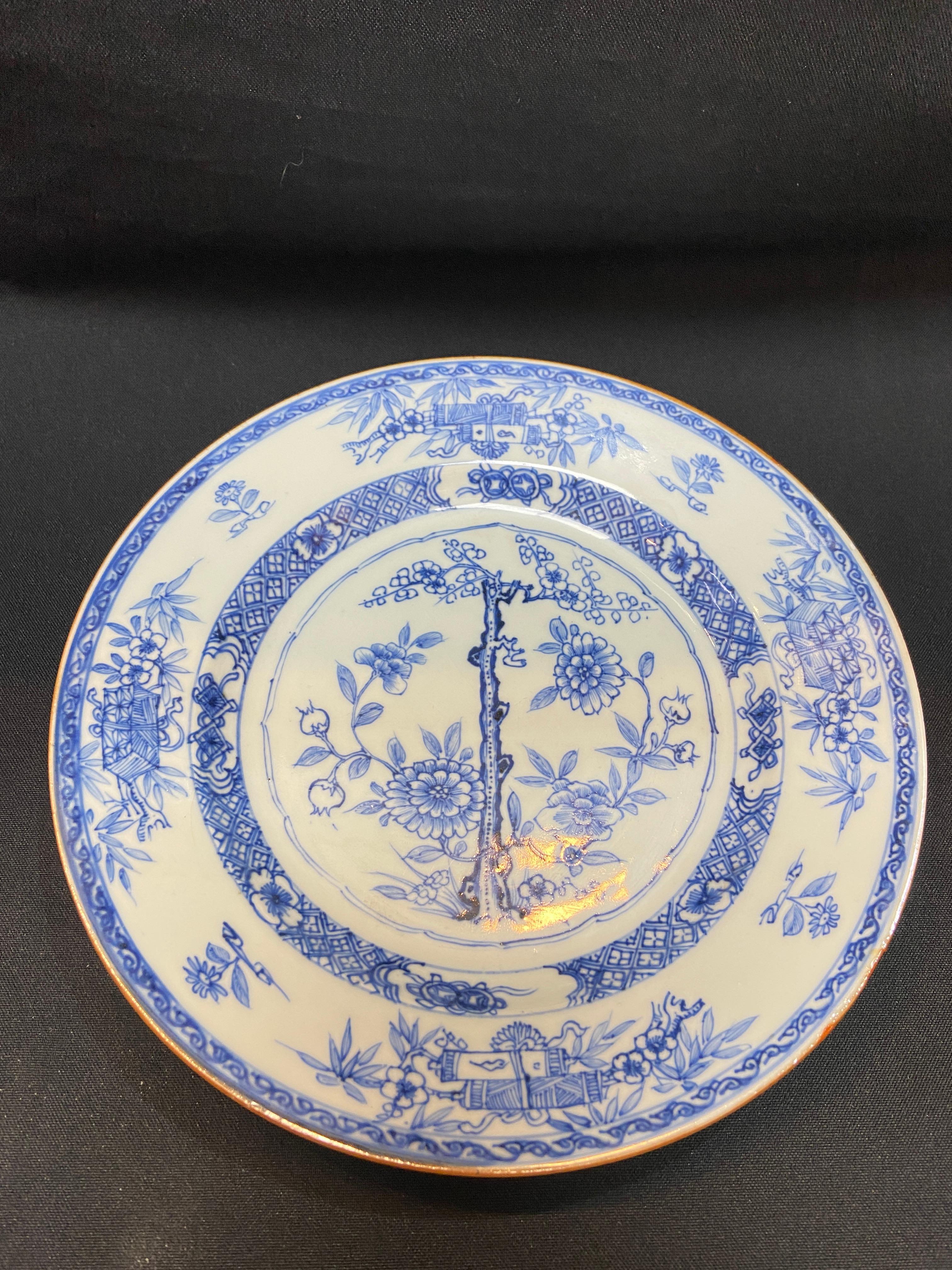Qing， Qianlong Period blue and white “Flowers” dish/ 清， 乾隆 青花花卉图盘（口沿小飞皮）18th century
Condition：Shows normal sign of wear and use，Please notice a small spot around the rim has tiny crack. Please refer the size and condition in the photos above.