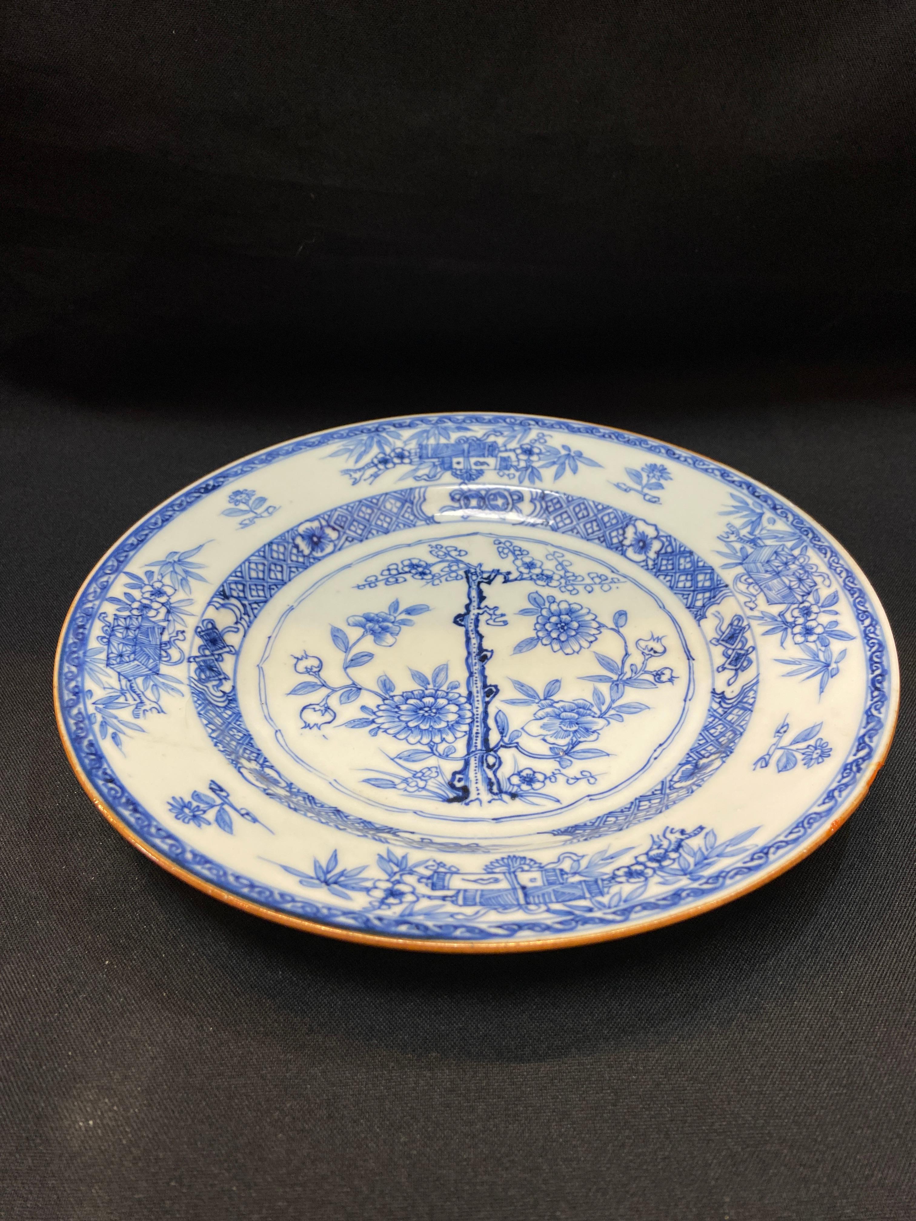 Chinese Qing， Qianlong Period blue and white “Flowers” dish For Sale
