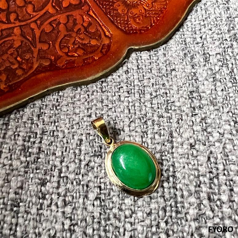 Cabochon Qīng Zhong Green Jade Pendant with solid 14K Yellow Gold For Sale