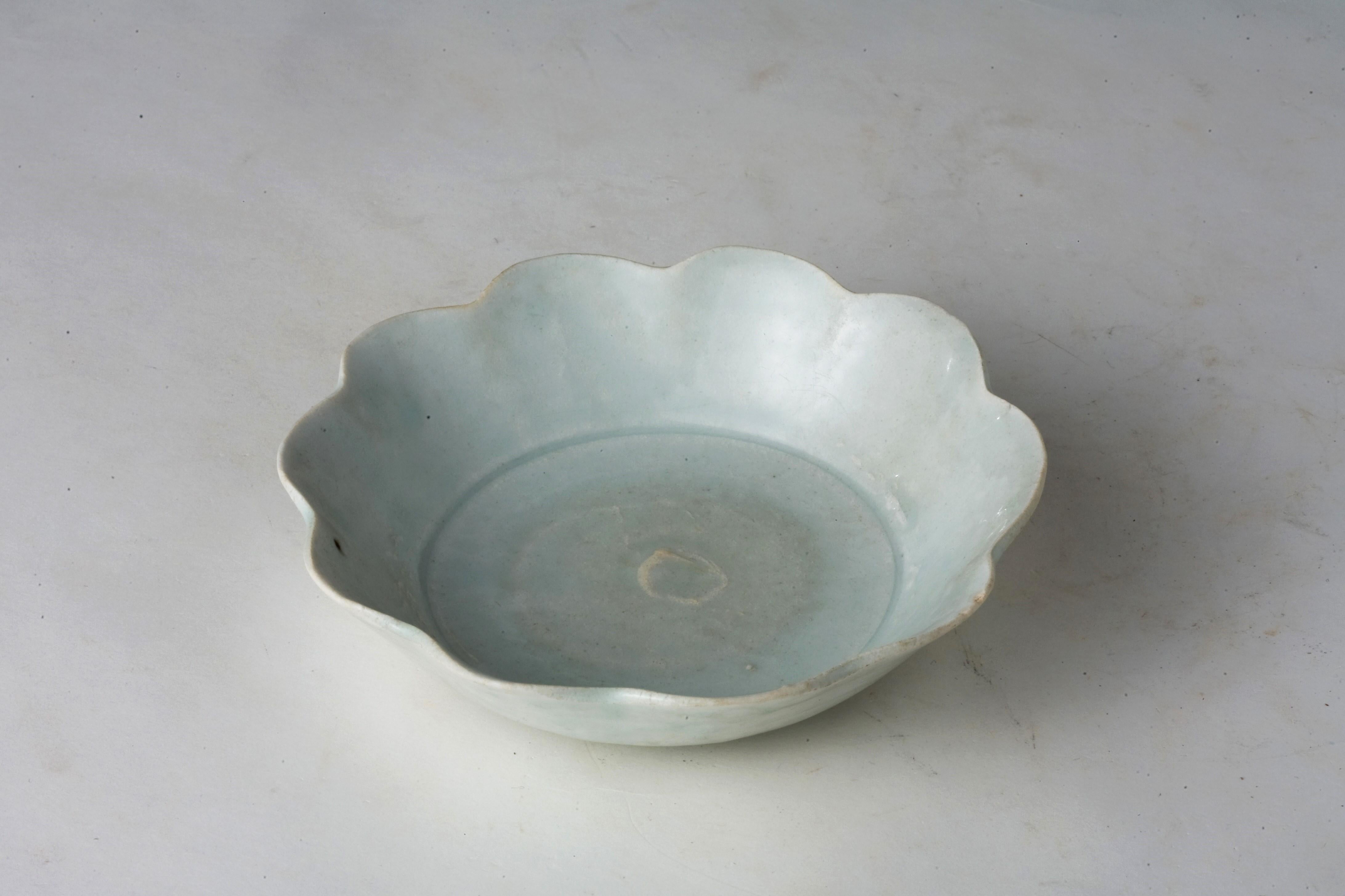 Hong Kong Qingbai Floriform Dish, Song-Yuan Dynasty For Sale