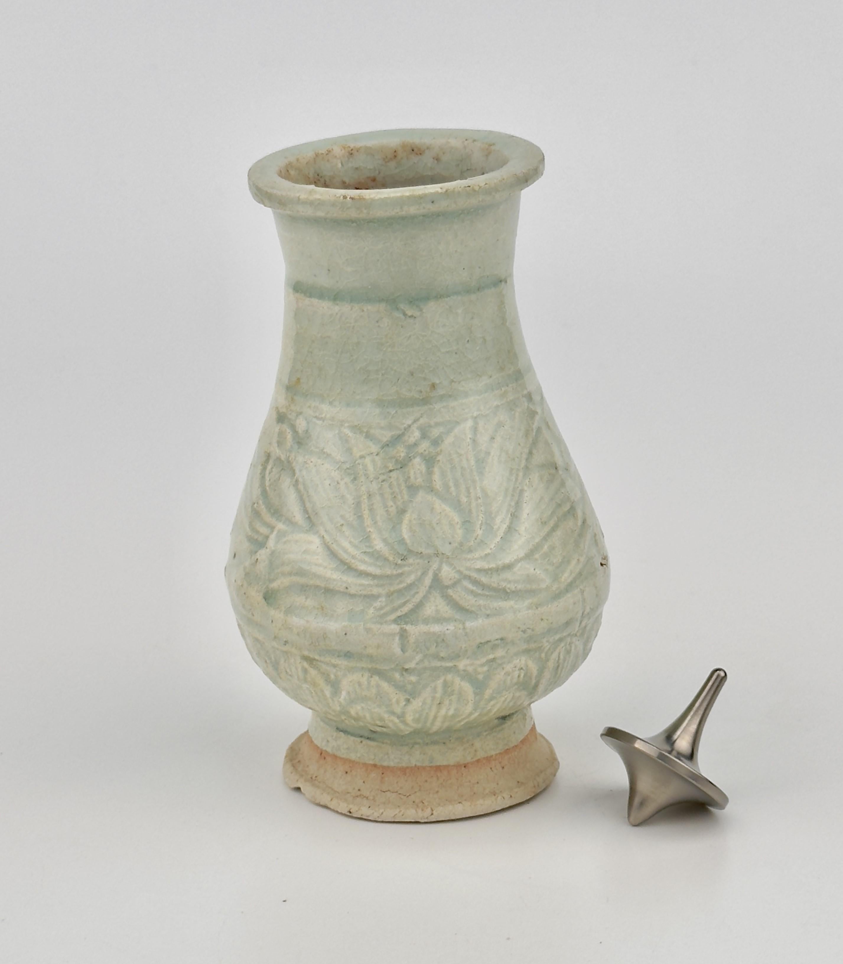 Chinese White Ware Moulded Baluster Form, Yuan Dynasty, 14th century For Sale