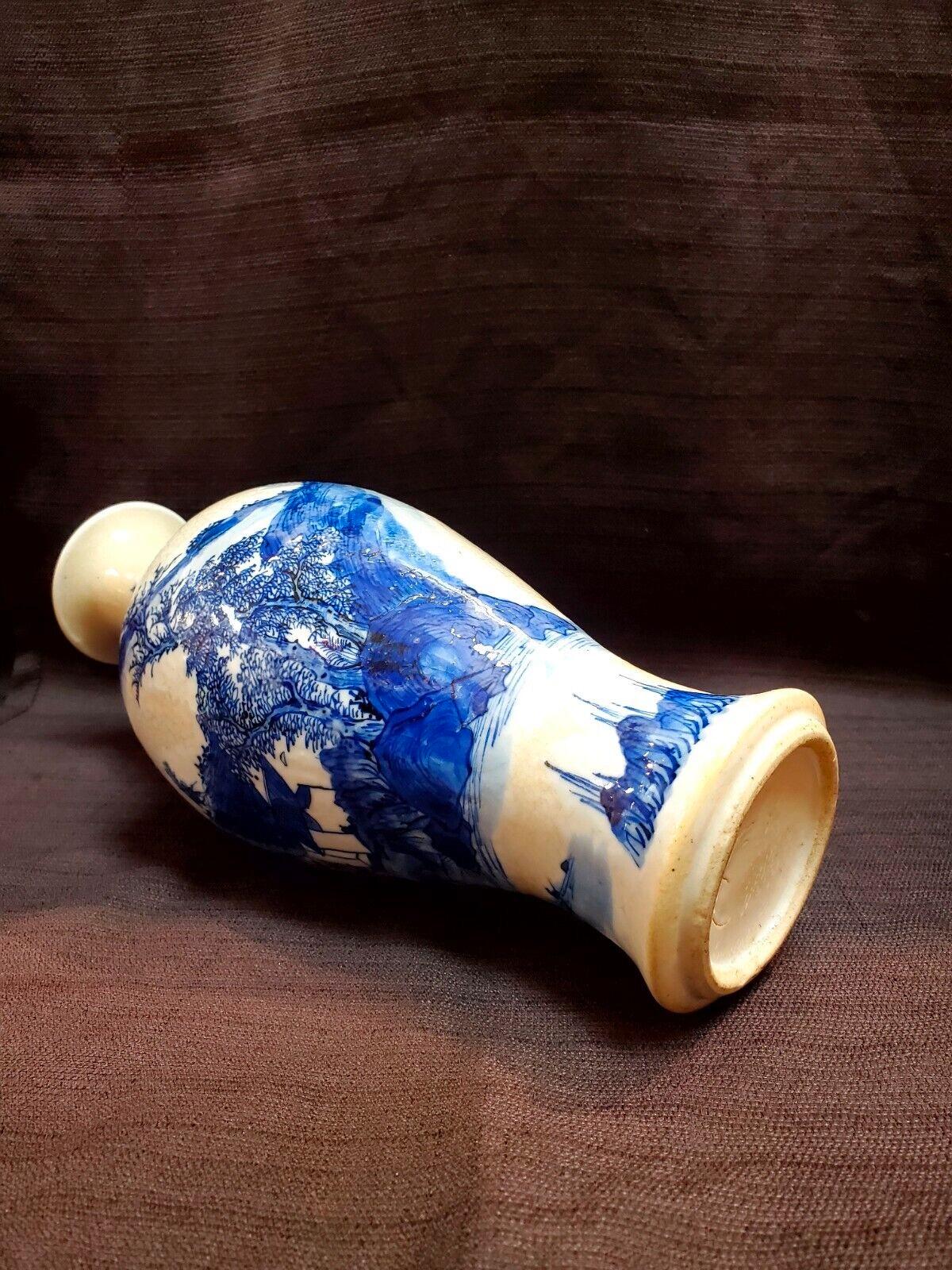 Qing, Mid-Period Ge Glazed Blue and White Landscape Painting Porcelain Vase In Good Condition For Sale In San Gabriel, CA