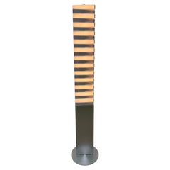 QisDesign Stehlampe „Led Totem“ in Klavierweiß, 2000er Jahre