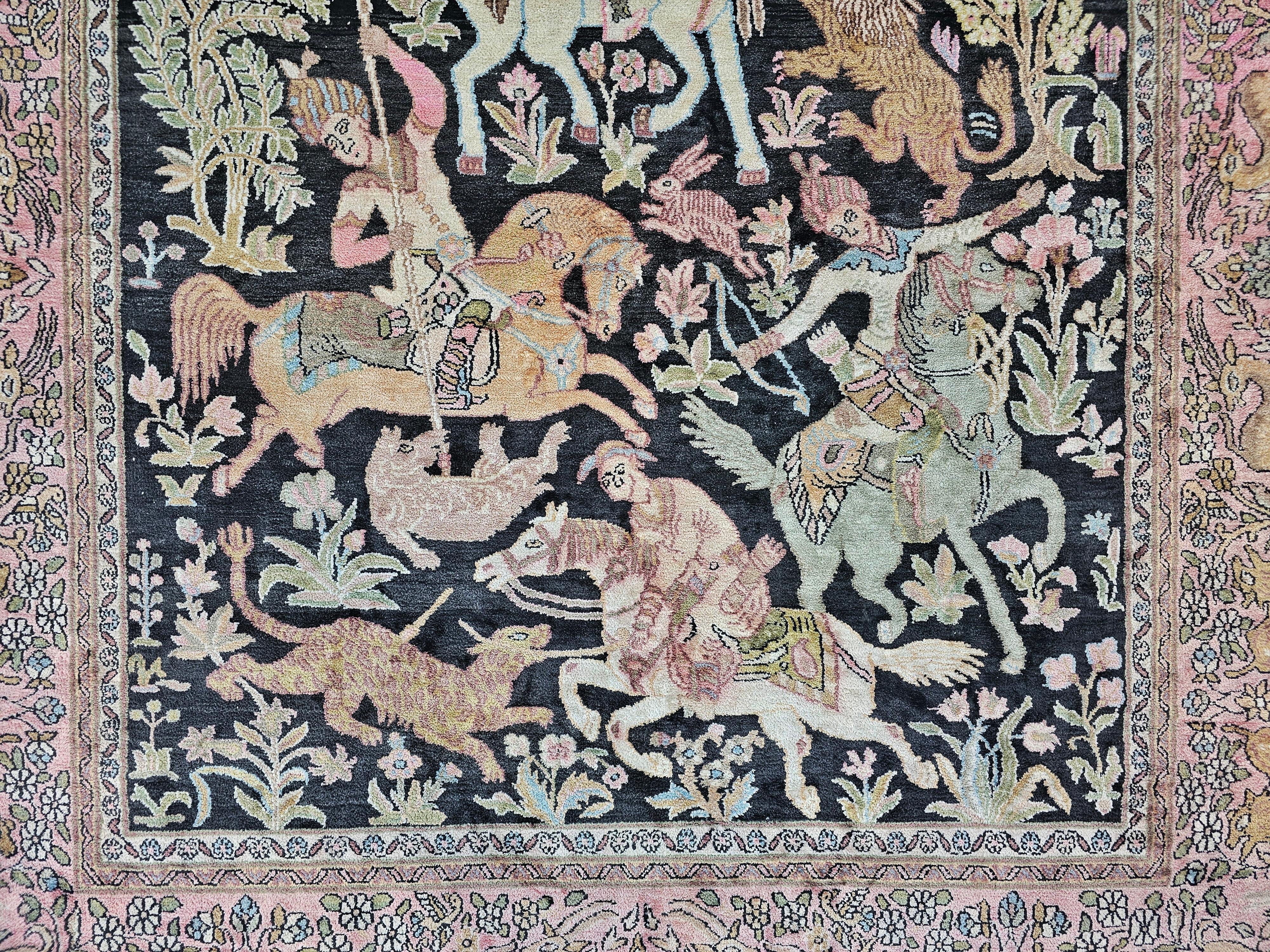 Tribal Tapis de soie Qom (soie sur coton) représentant une scène de chasse // Cachemire années 1950 en vente