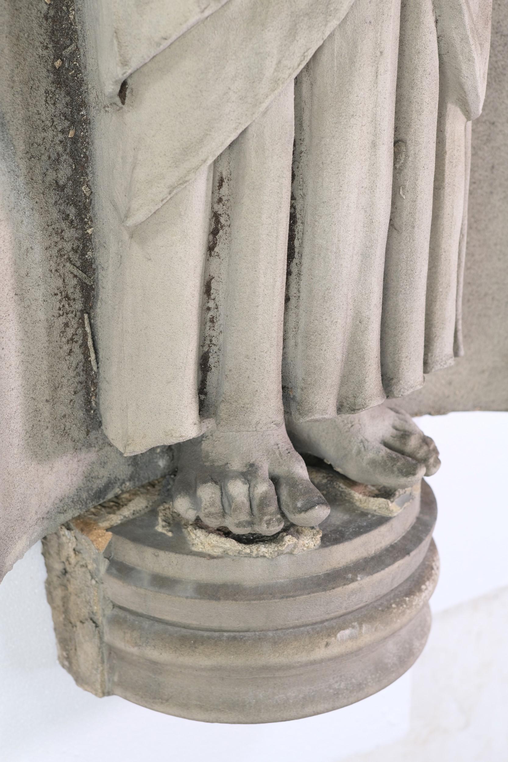 Avail Art Deco Terrakotta-Statue Christus mit Alpha + Omega, Menge 1