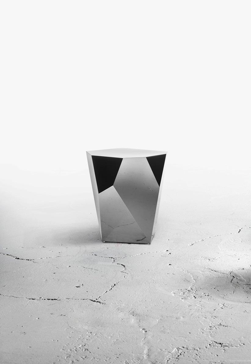 QTZ Side Table by Alexander Lotersztain
Limited Edition.
Dimensions: D 37 x W 40,5 x H 40,2 cm.
Materials: Limited polished metal.

Available in different finishes. Please contact us.

Alexander Lotersztain is an award-winning designer known for his