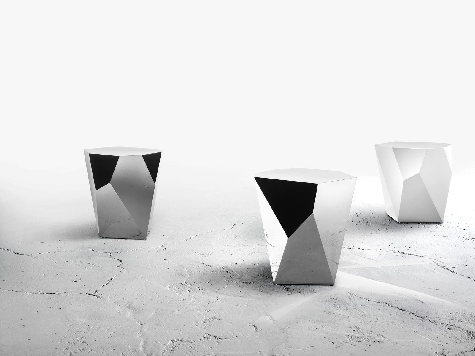 Postmoderne Table d'appoint QTZ d'Alexander Lotersztain en vente