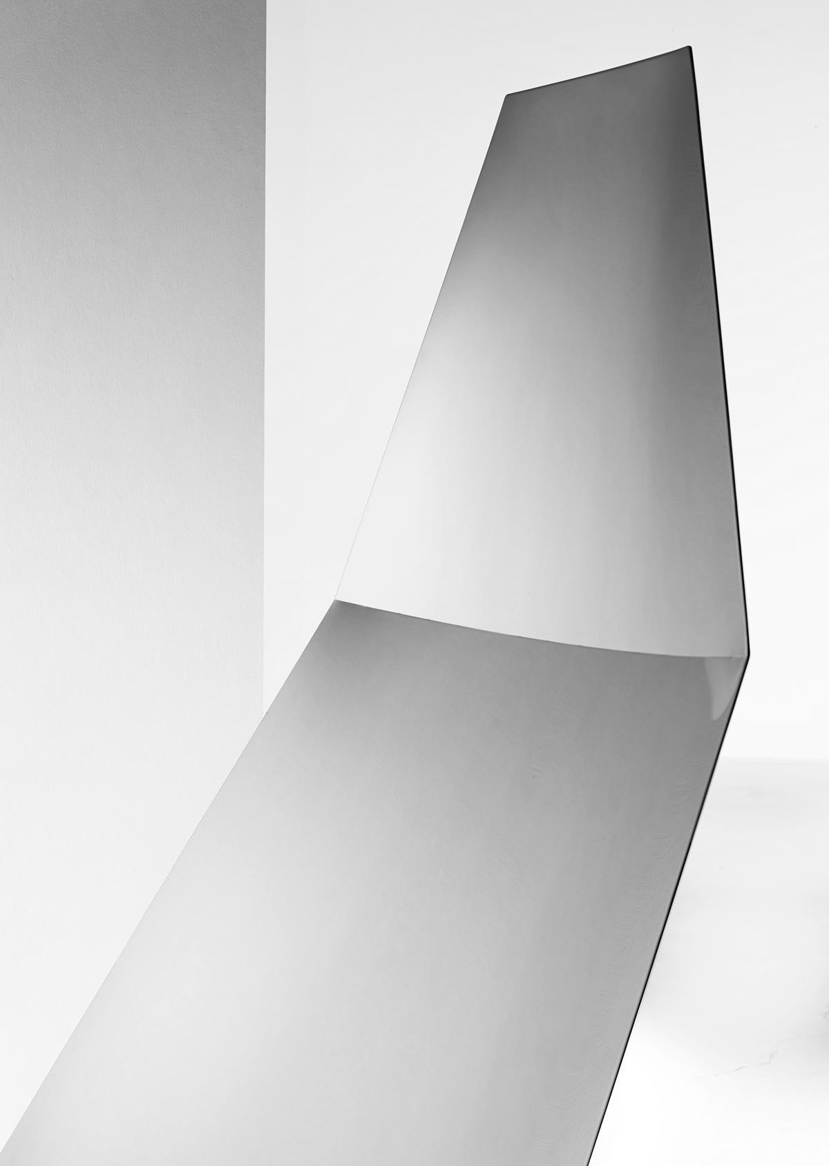 Silla de salón con base giratoria QTZ de Alexander Lotersztain Australiano en venta