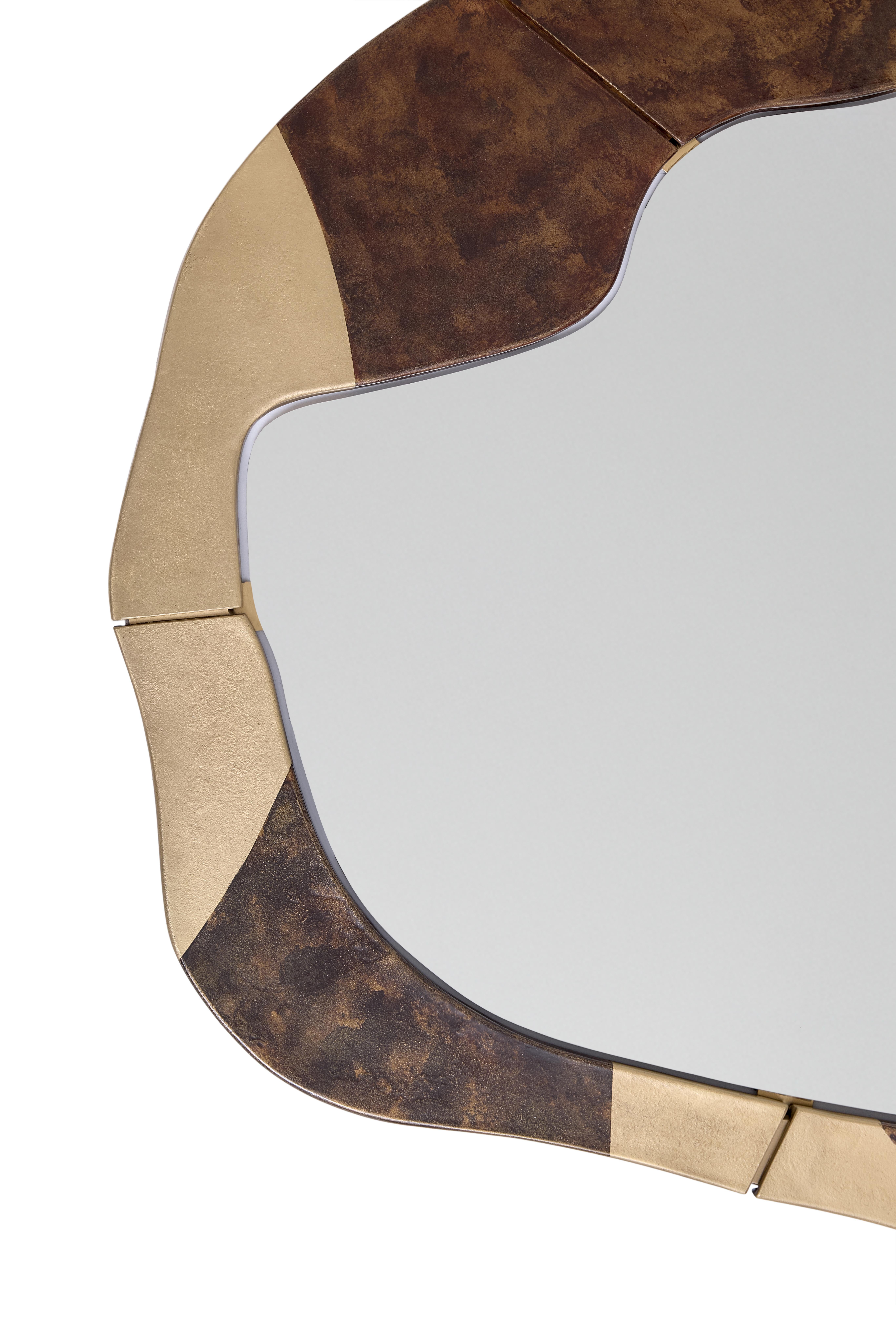 'Quadrant' Mirror by Marta Delgado, Brushed Brass In New Condition For Sale In Paris, IDF