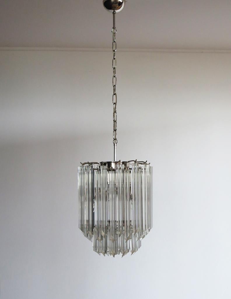 Vetro artistico Lampadario Quadriedri di Murano - 47 prismi trasparenti in vendita