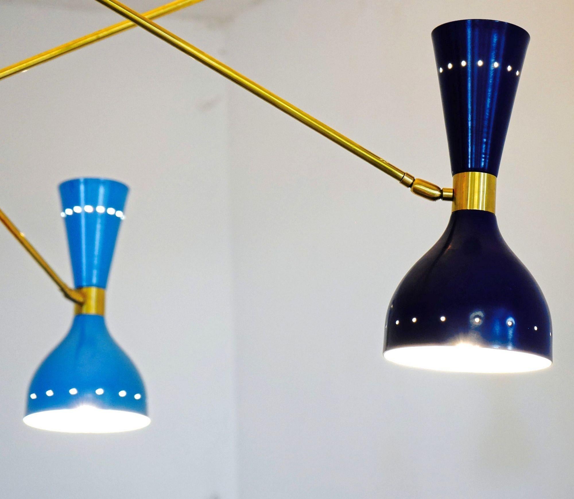 Quadriennale 4 Arms Brass Chandelier, Twin Shades, Contrappeso, 4 Hues of Blue In Excellent Condition For Sale In Tavarnelle val di Pesa, Florence