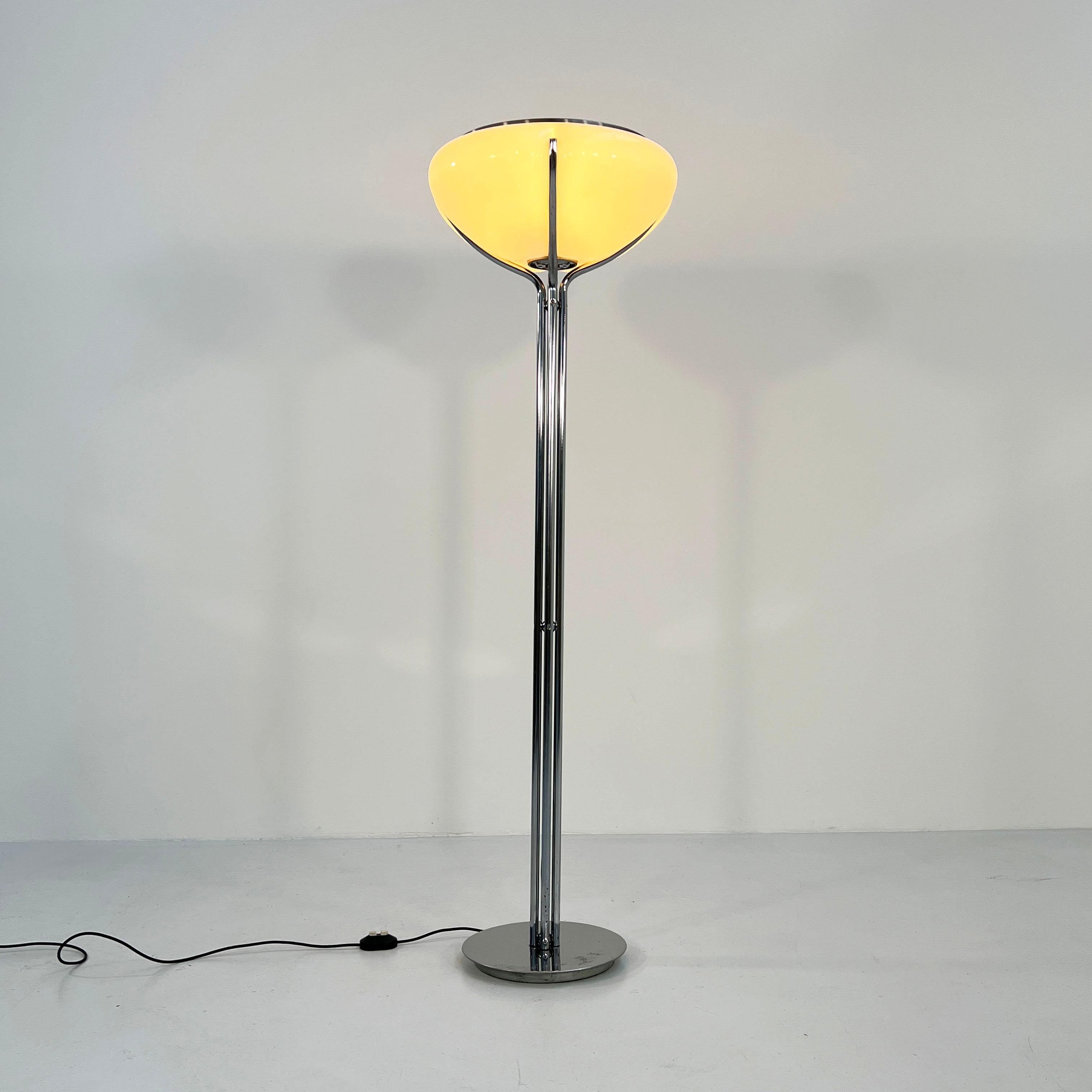 Quadrifoglio Floor Lamp by Gae Aulenti for Harvey Guzzini, 1970s 5
