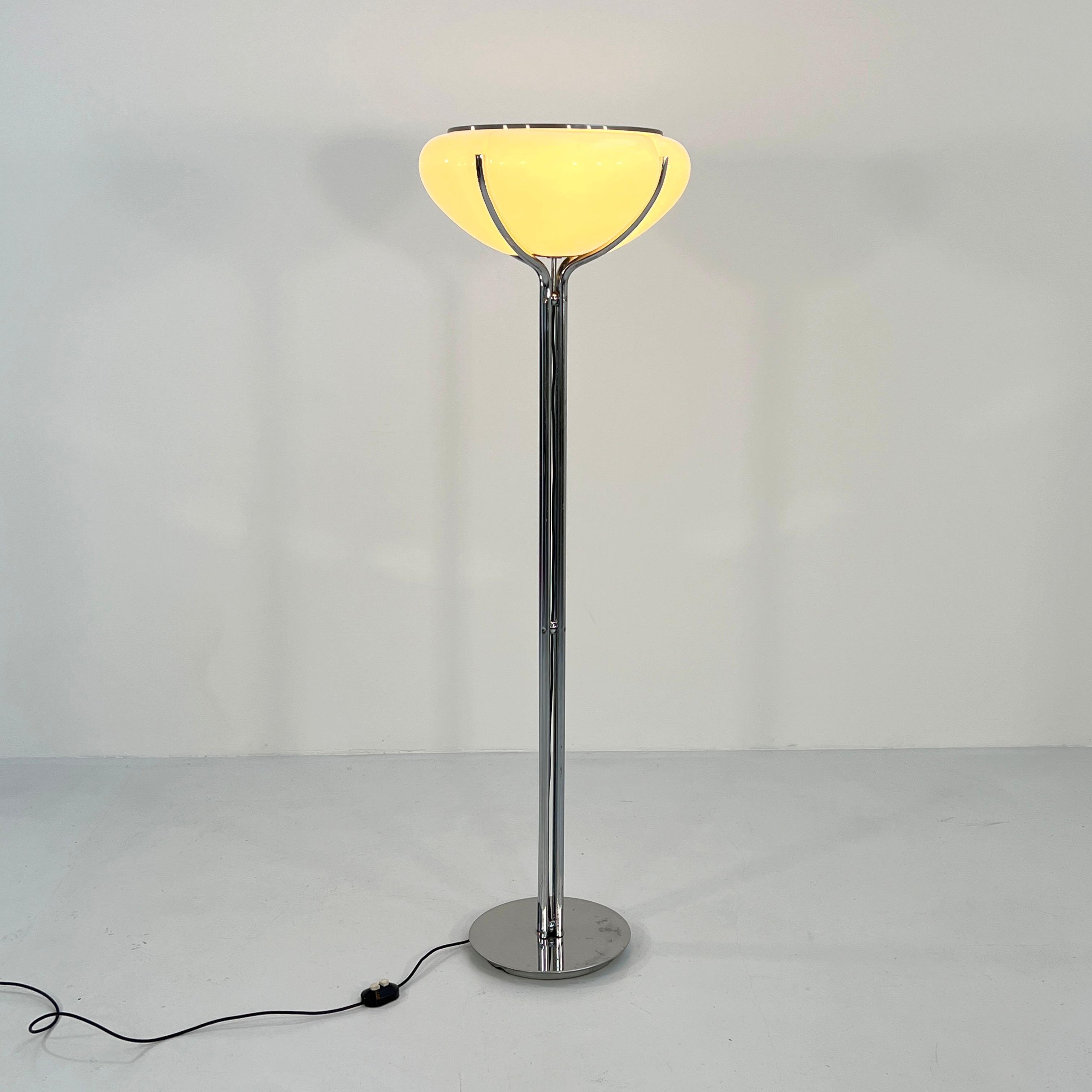 Designer - Gae Aulenti
Producer - Harvey Guzzini
Model - Quadrifoglio Floor Lamp
Design Period - Seventies
Measurements - width 54 cm x depth 54 cm x height 165 cm.
Materials - metal, plastic.
Color - silver, white.