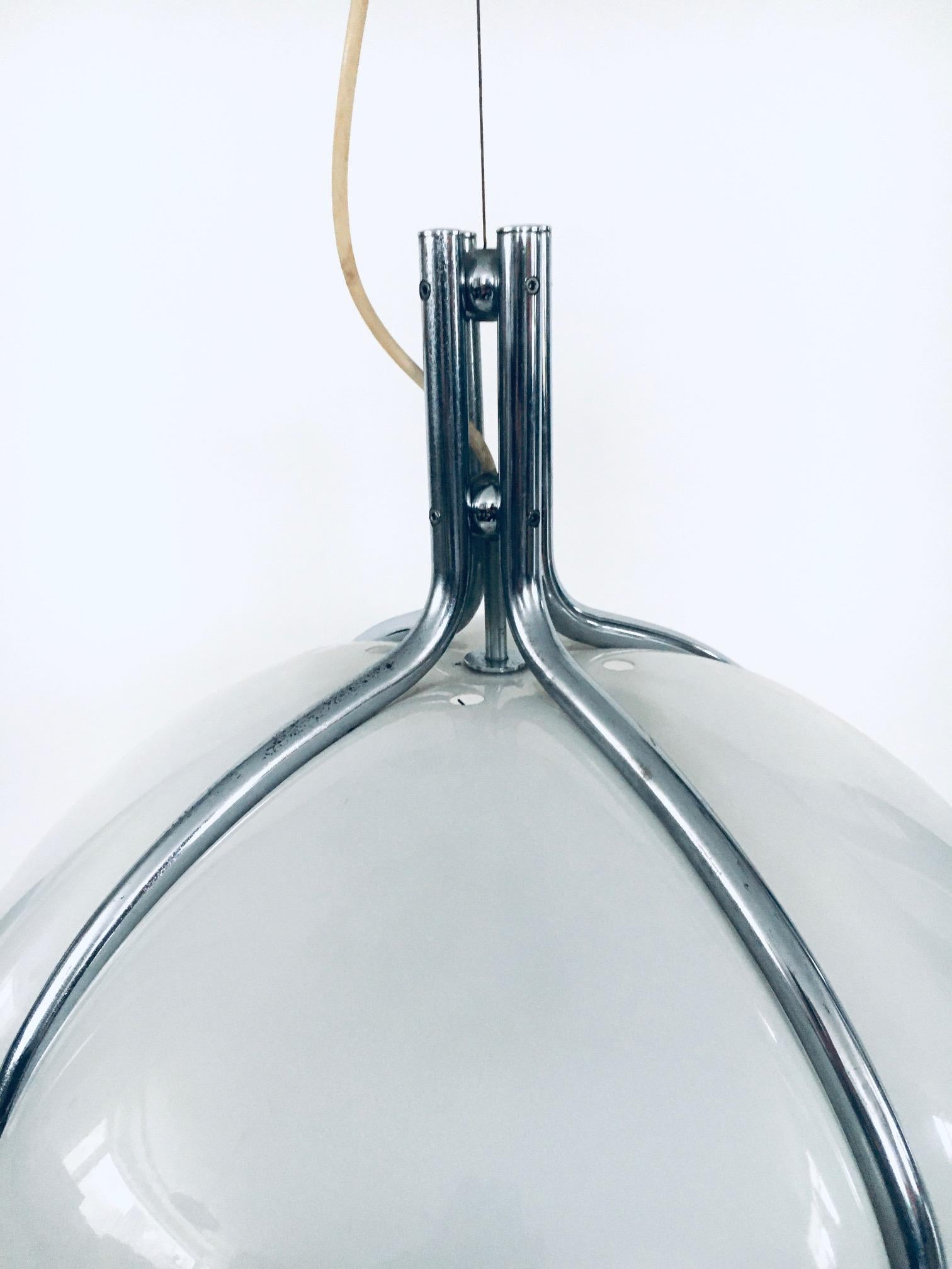 Quadrifoglio Pendant Lamp by Gae Aulenti for Guzzini, Italy 1970's In Fair Condition For Sale In Oud-Turnhout, VAN
