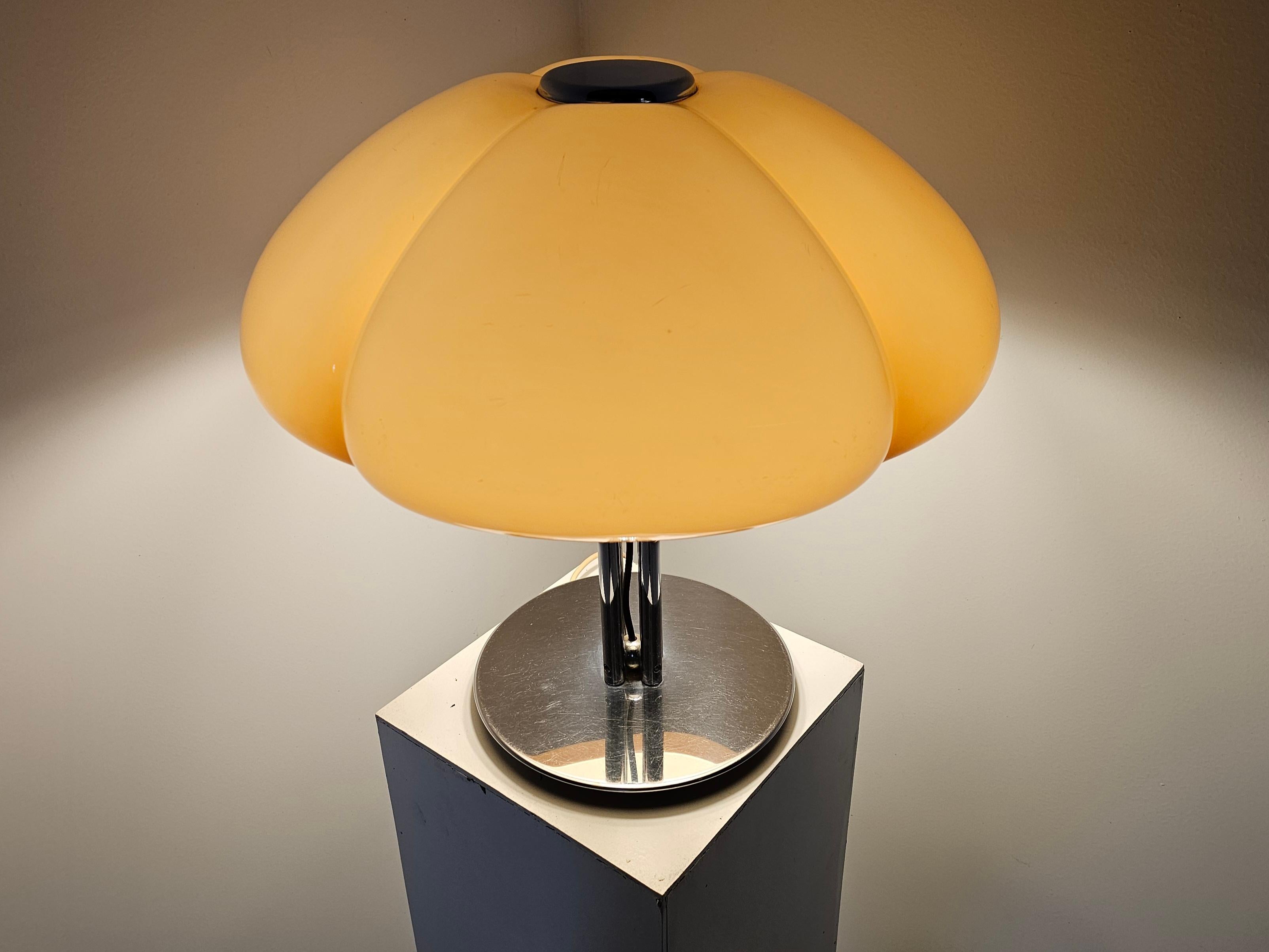 Chrome Lampe de table Quadrifoglio de Gae Aulenti pour Harvey Guzzini, 1970