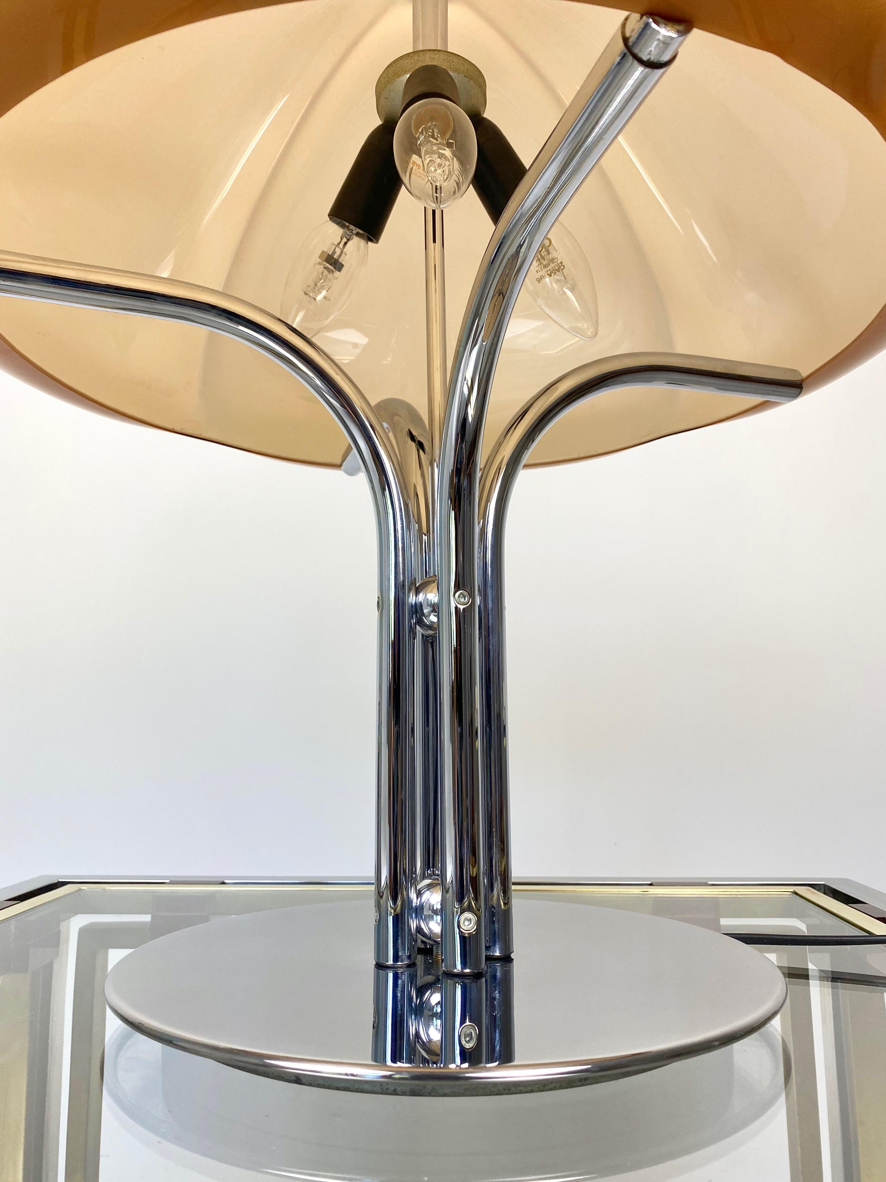 italien Lampe de table Quadrifoglio par Gae Aulenti pour Harvey Guzzini:: Italie:: 1970