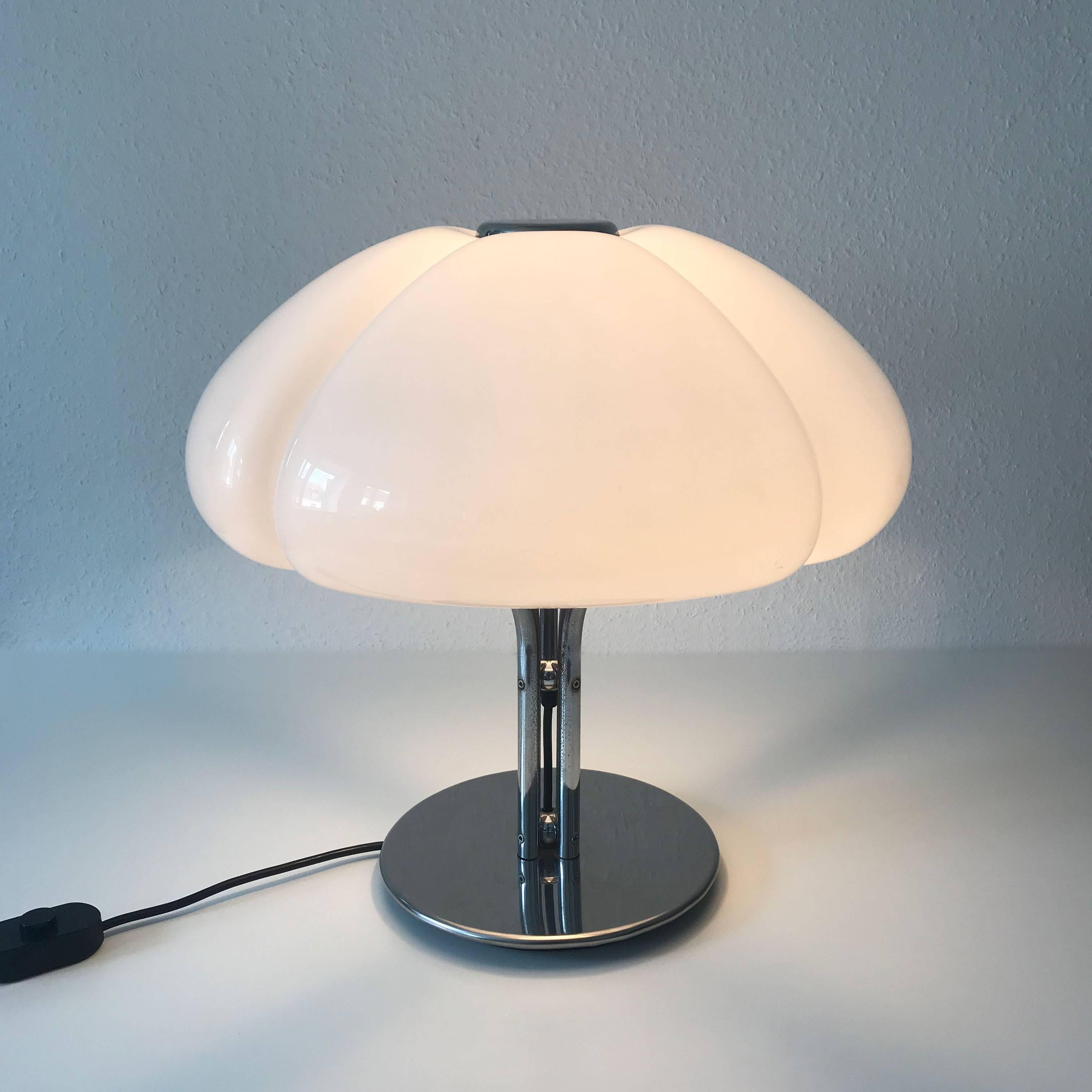 Acier Lampe de table Quadrifoglio de Gae Aulenti pour Harvey Luce:: 1968:: Italie