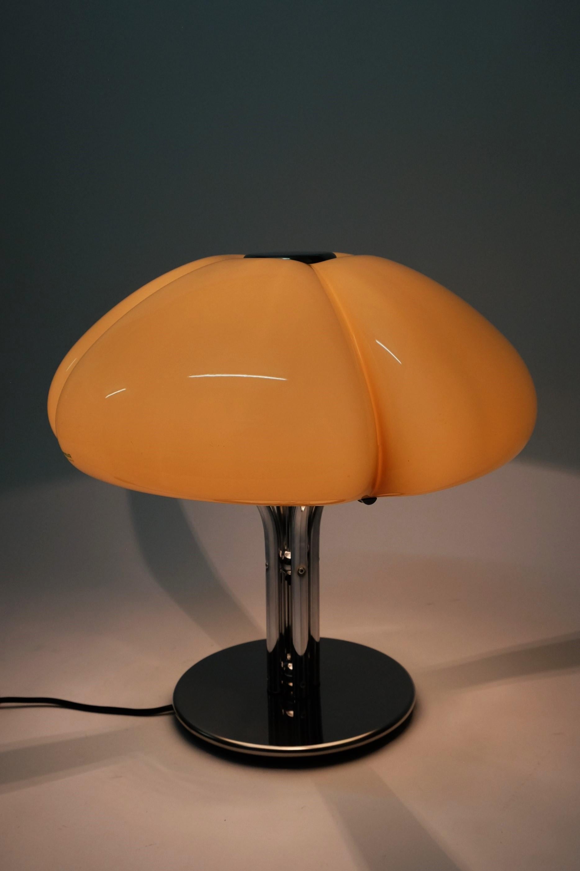 Lampe de table Quadrifoglio de Gae Aulenti pour Guzzini, Italie, années 1960 3