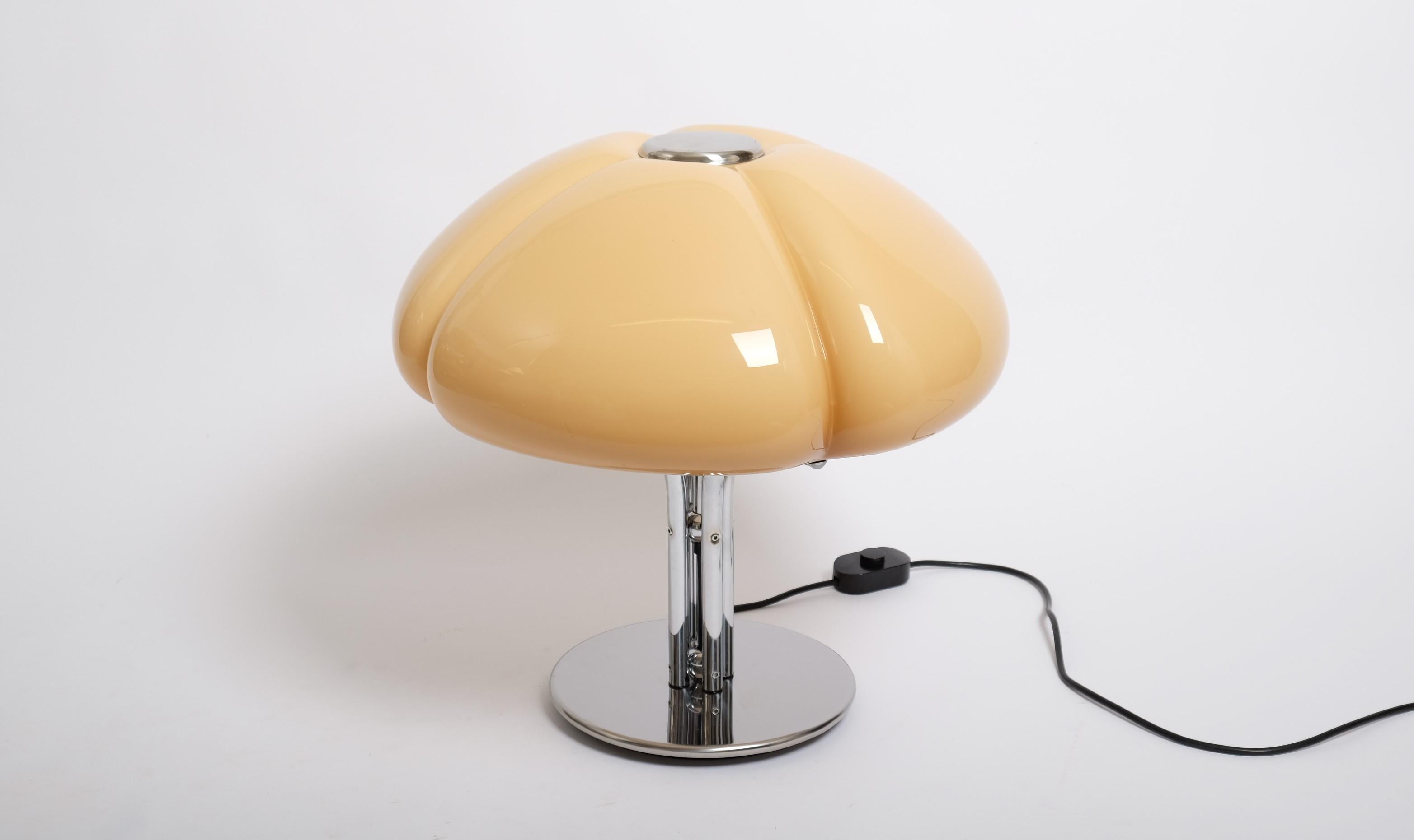 italien Lampe de table Quadrifoglio de Gae Aulenti pour Guzzini, Italie, années 1960
