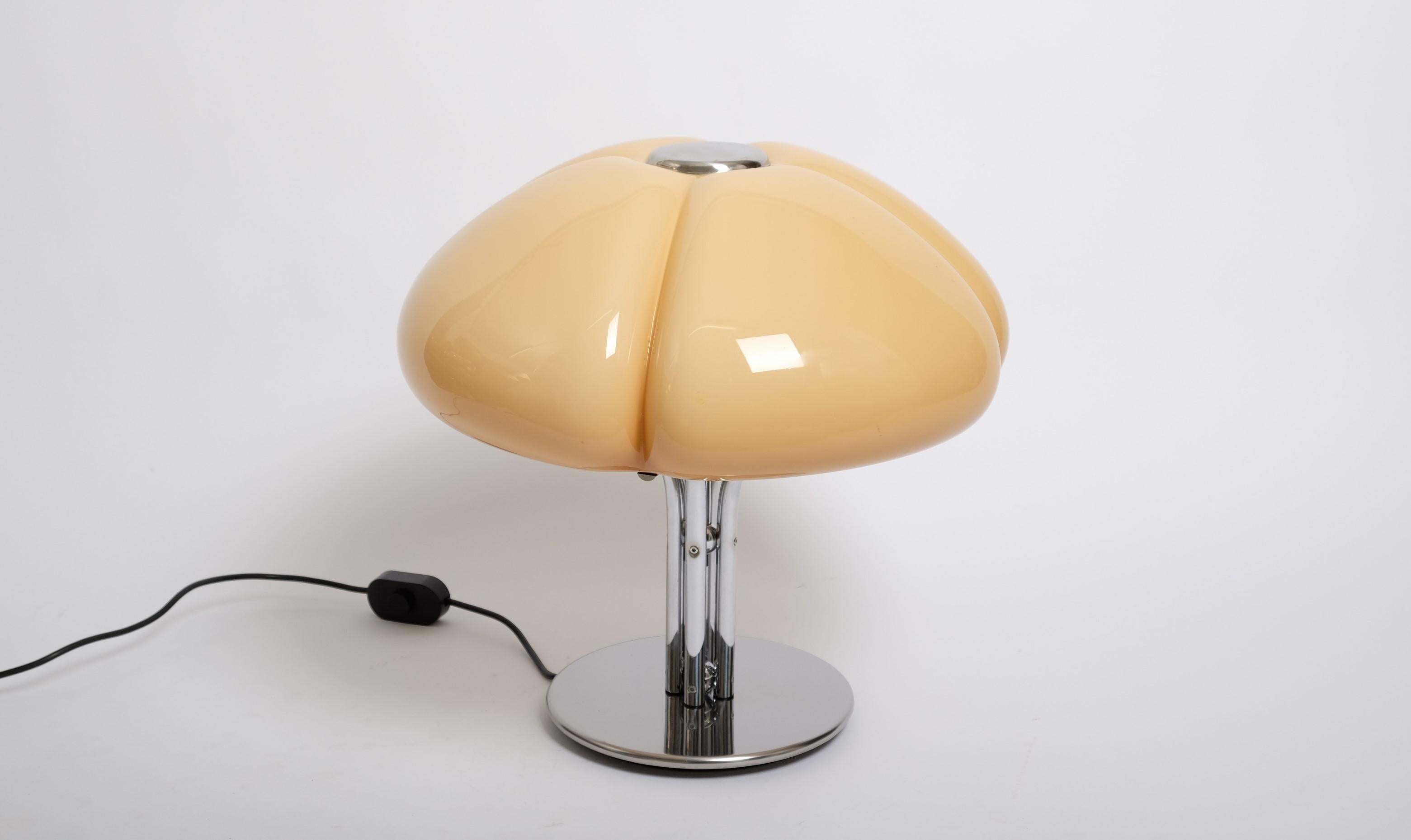 Quadrifoglio Table Lamp by Gae Aulenti for Guzzini, Italy 1960s In Good Condition In München, BY
