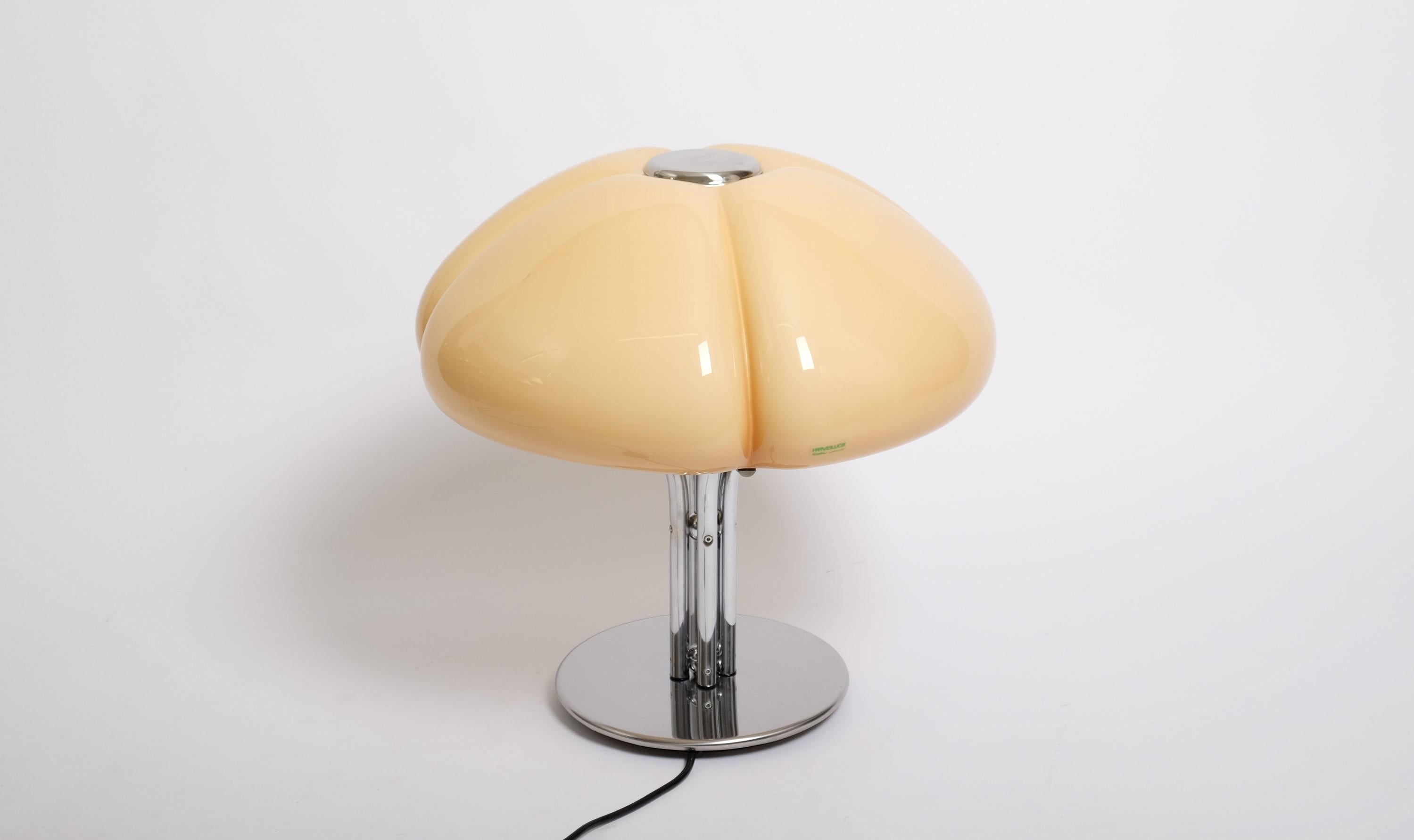 Acier Lampe de table Quadrifoglio de Gae Aulenti pour Guzzini, Italie, années 1960