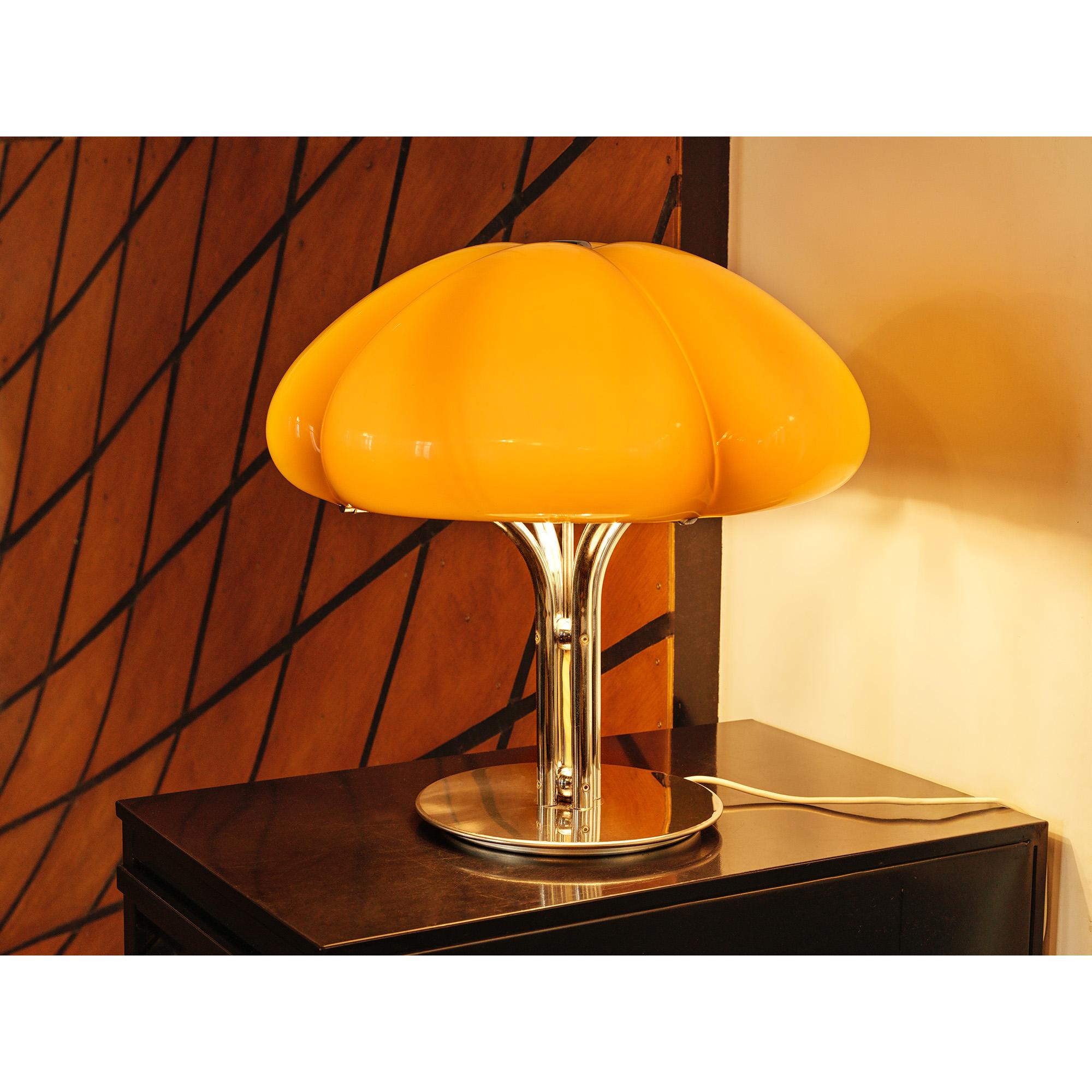Quadrifoglio table lamp by Guzzini 3
