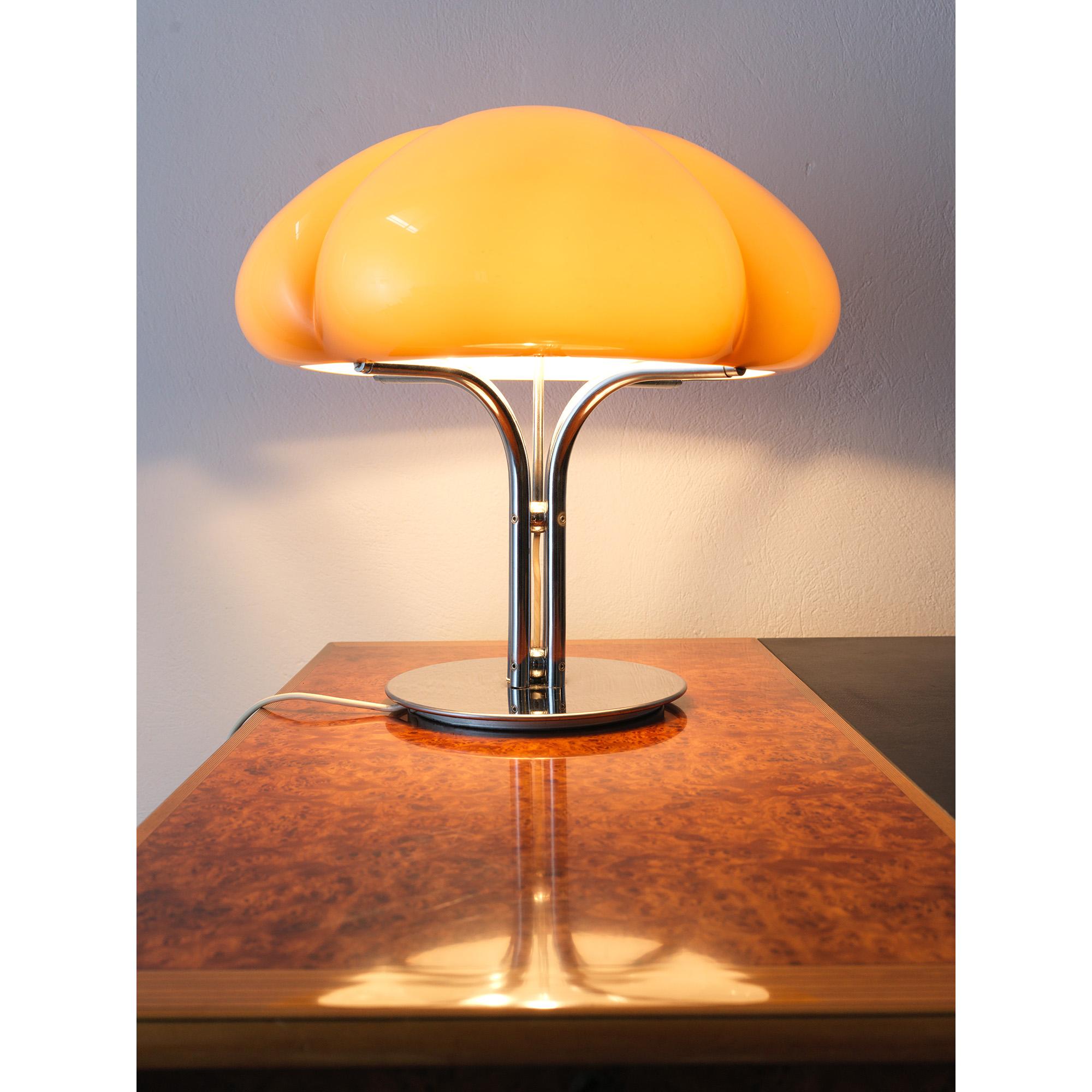 Space Age Quadrifoglio table lamp by Guzzini