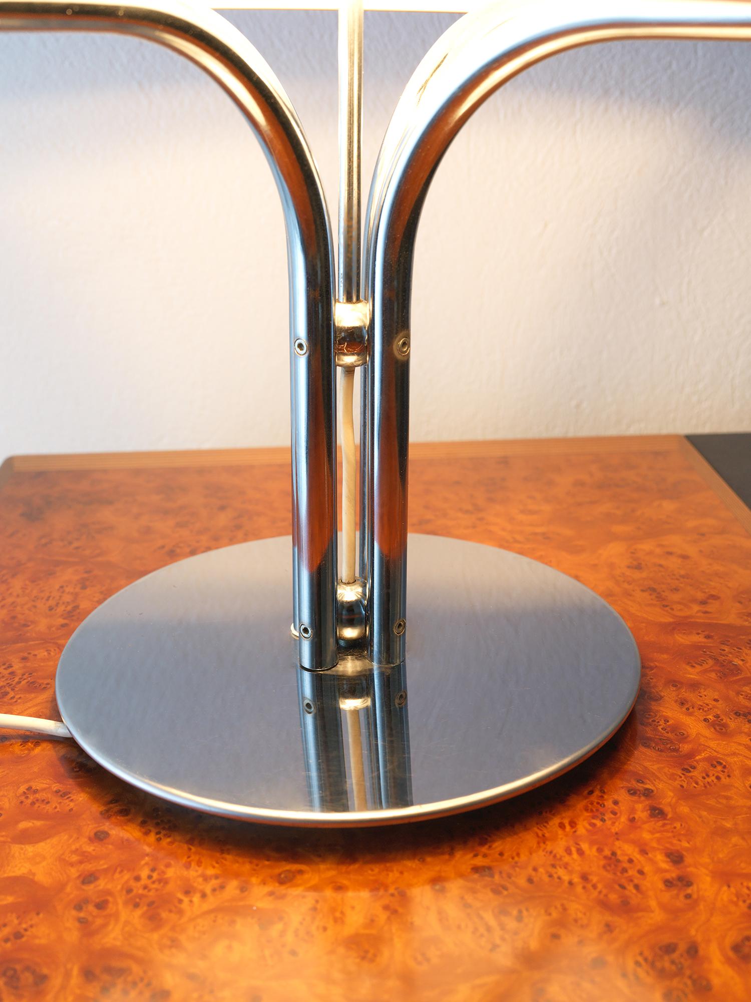 Italian Quadrifoglio table lamp by Guzzini