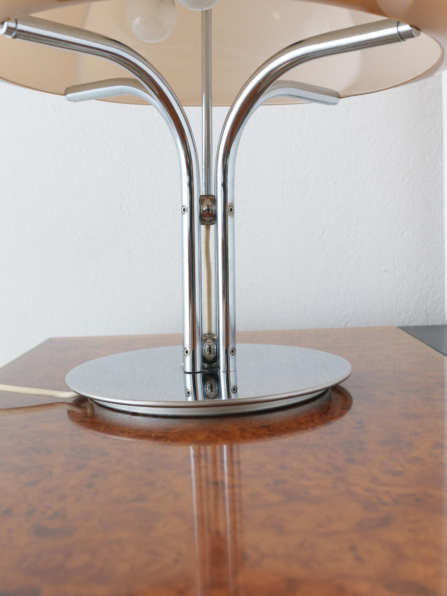 Quadrifoglio table lamp by Guzzini In Good Condition In Athens, Attiki