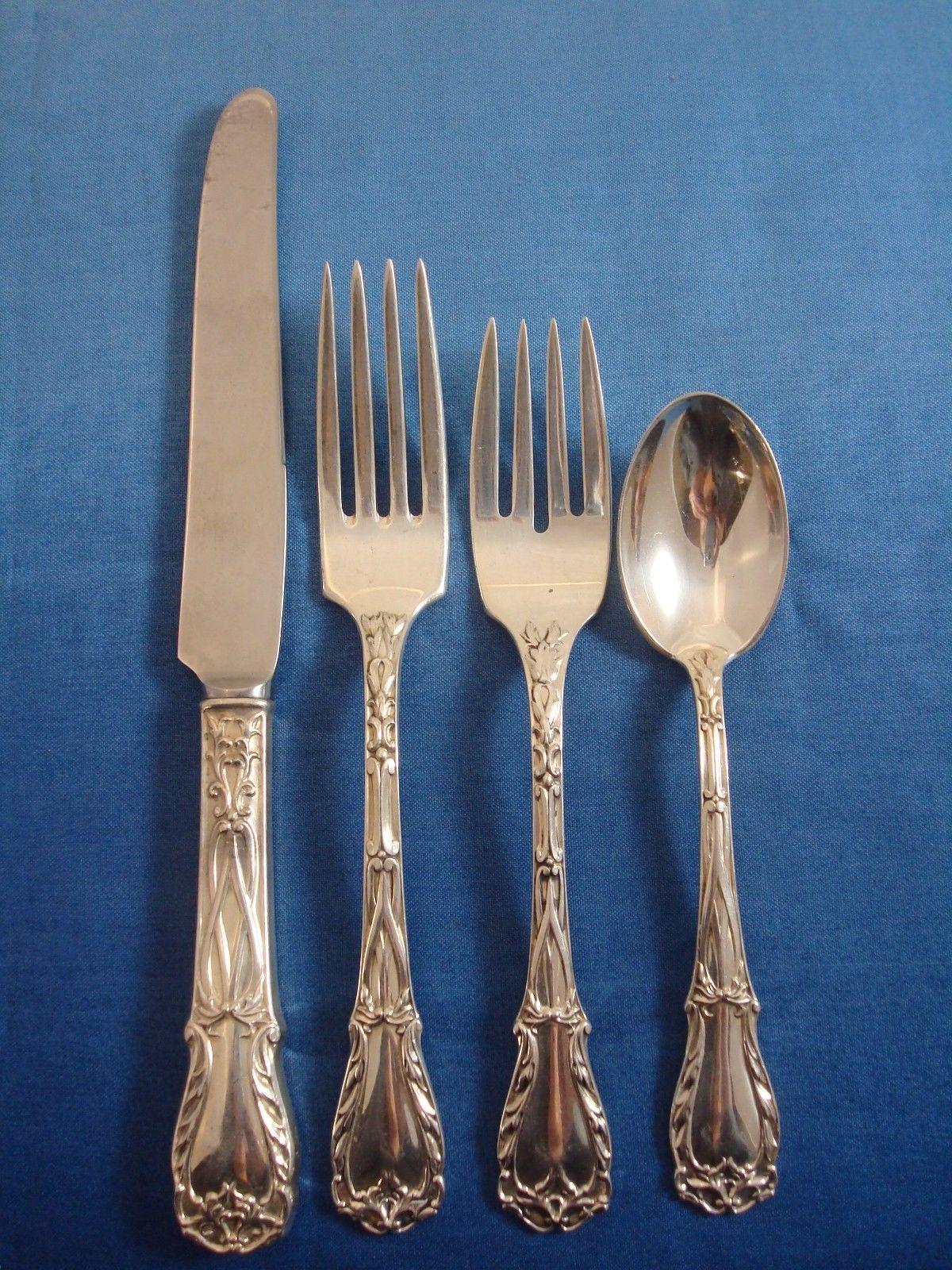Quadrille by Kirk Sterling Silver Flatware Set for 12 Service 60 Pieces In Excellent Condition In Big Bend, WI
