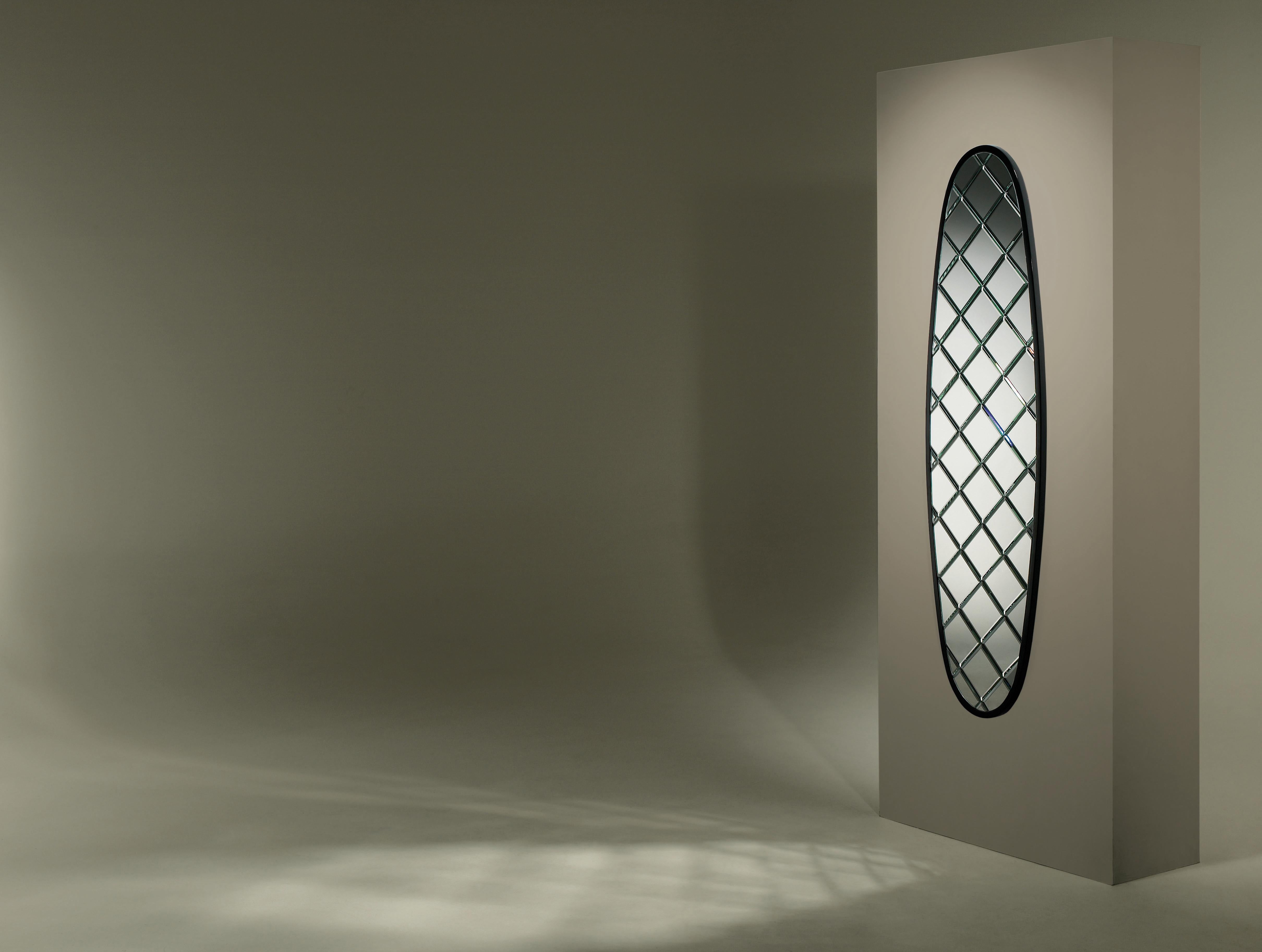Specchio da parete arrotondato.

Su misura / personalizzabile
Forme identiche con dimensioni e finiture diverse.
Tutti i colori RAL disponibili. (Mate / Half Gloss / Gloss).