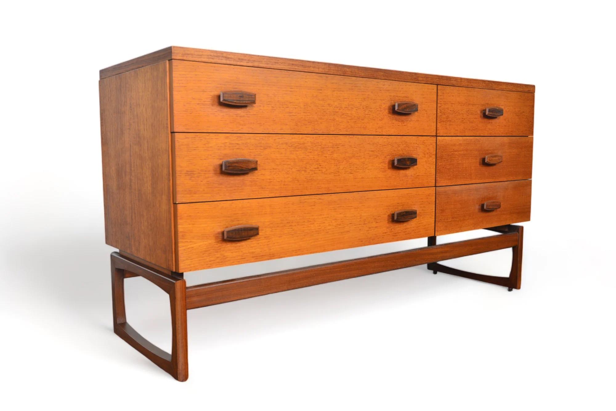 20th Century Quadrille Six Drawer Lowboy Dresser In Teak #1 For Sale