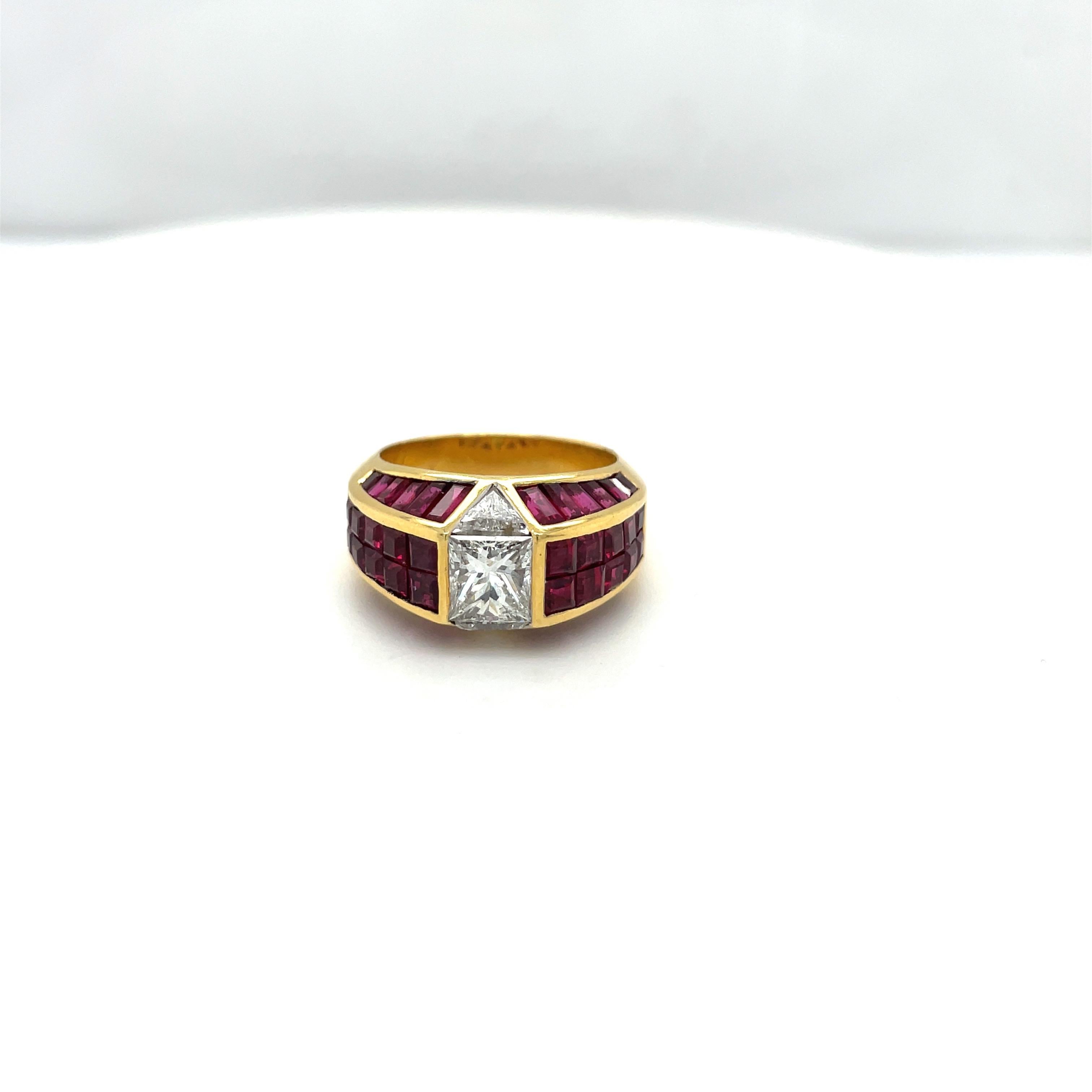 Taille princesse Bague Quadrillion sertie de diamants de 1,36 carat et de rubis 4,31 carats en vente