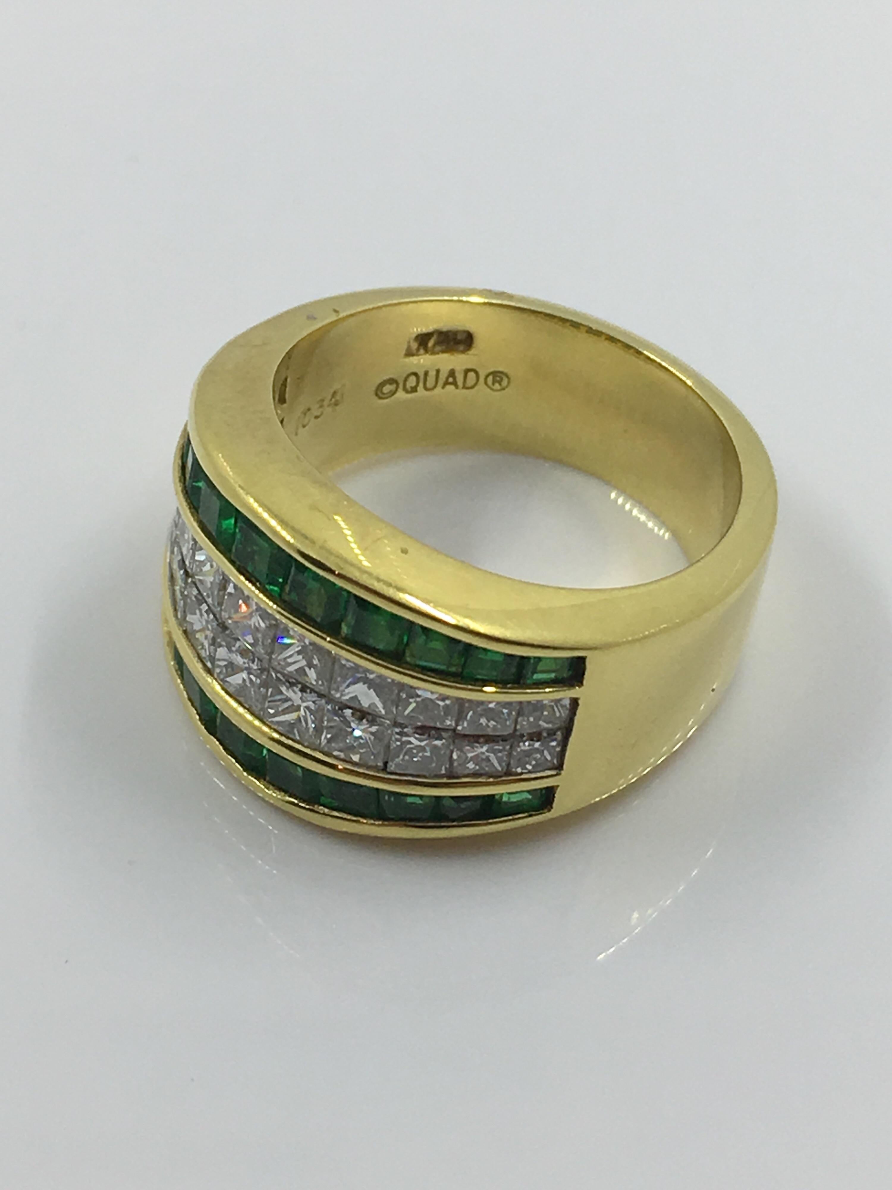 Diamonds 1.61 ct
Emeralds 1.26 ct
18kt yellow gold