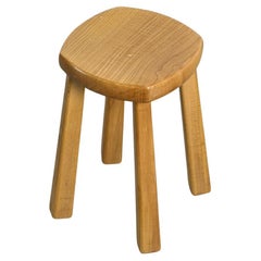 Taburete cuadrípode de olmo macizo, Francia, hacia 1960