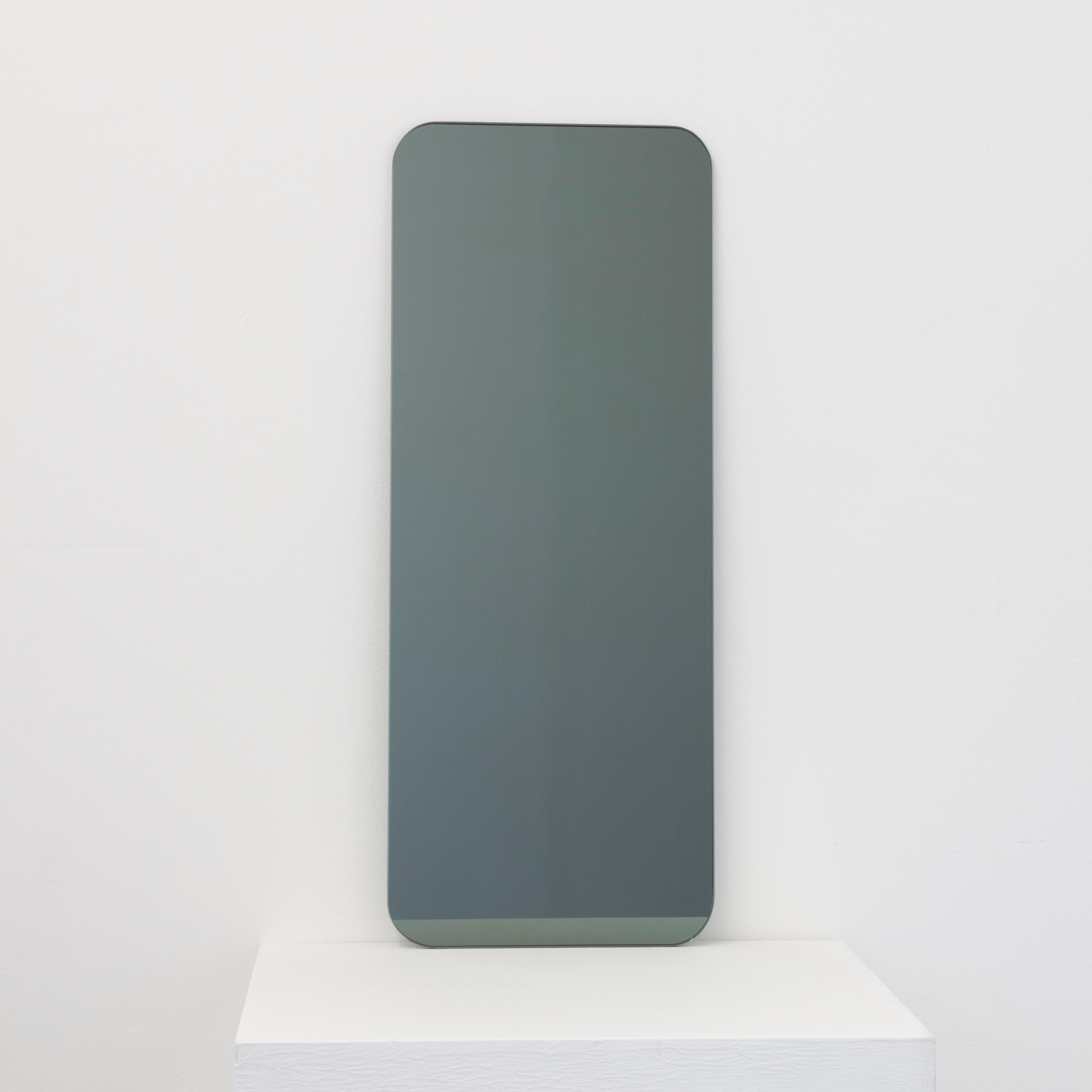 Minimaliste Miroir rectangulaire teinté noir sans cadre minimaliste de la collection Quadris, moyen en vente