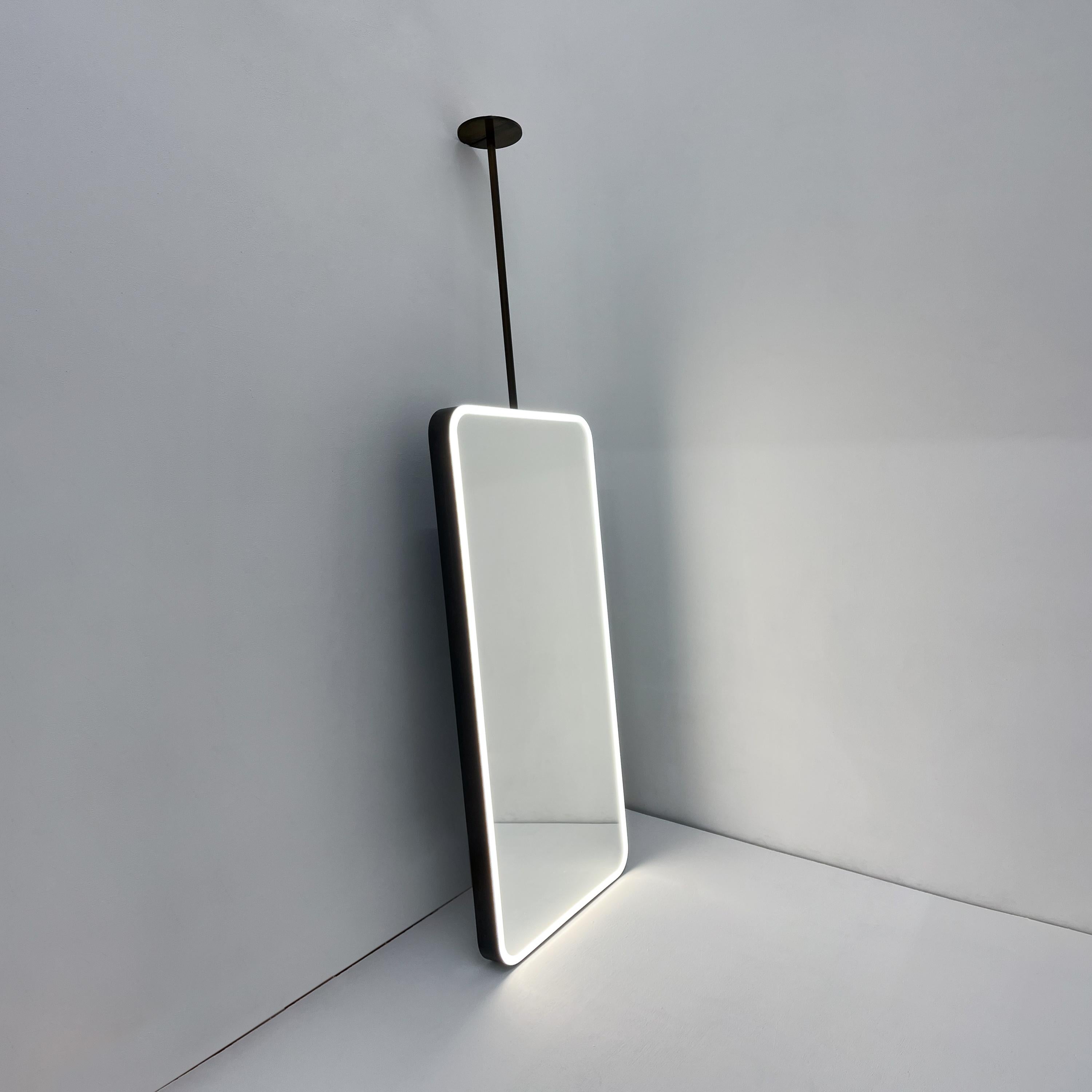 Moderne Miroir rectangulaire lumineux suspendu au plafond Quadris, cadre Patina bronze en vente