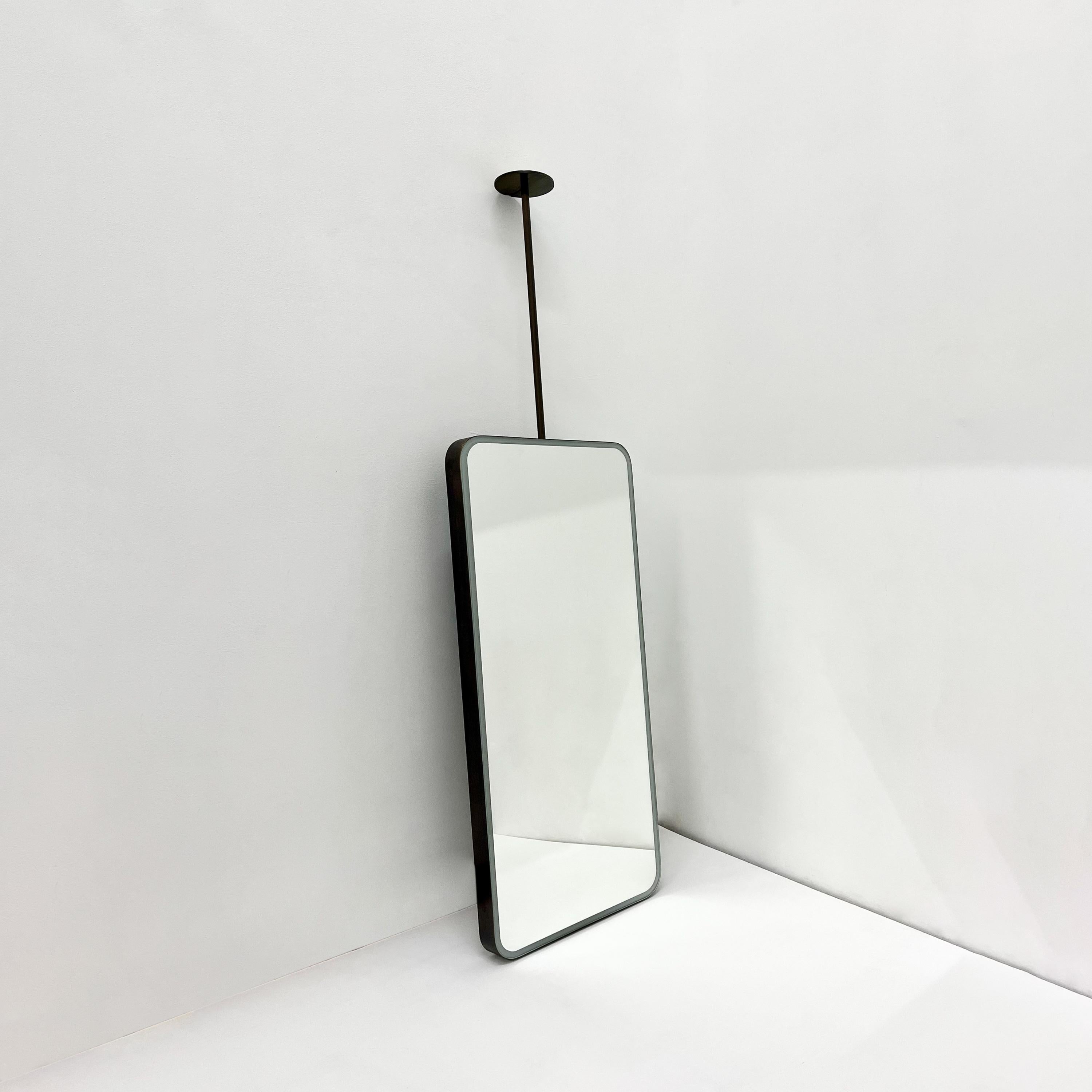 Miroir rectangulaire lumineux suspendu au plafond Quadris, cadre Patina bronze Neuf - En vente à London, GB