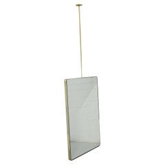 Miroir de salle de bain moderne rectangulaire suspendu à plafond Quadris avec cadre en laiton