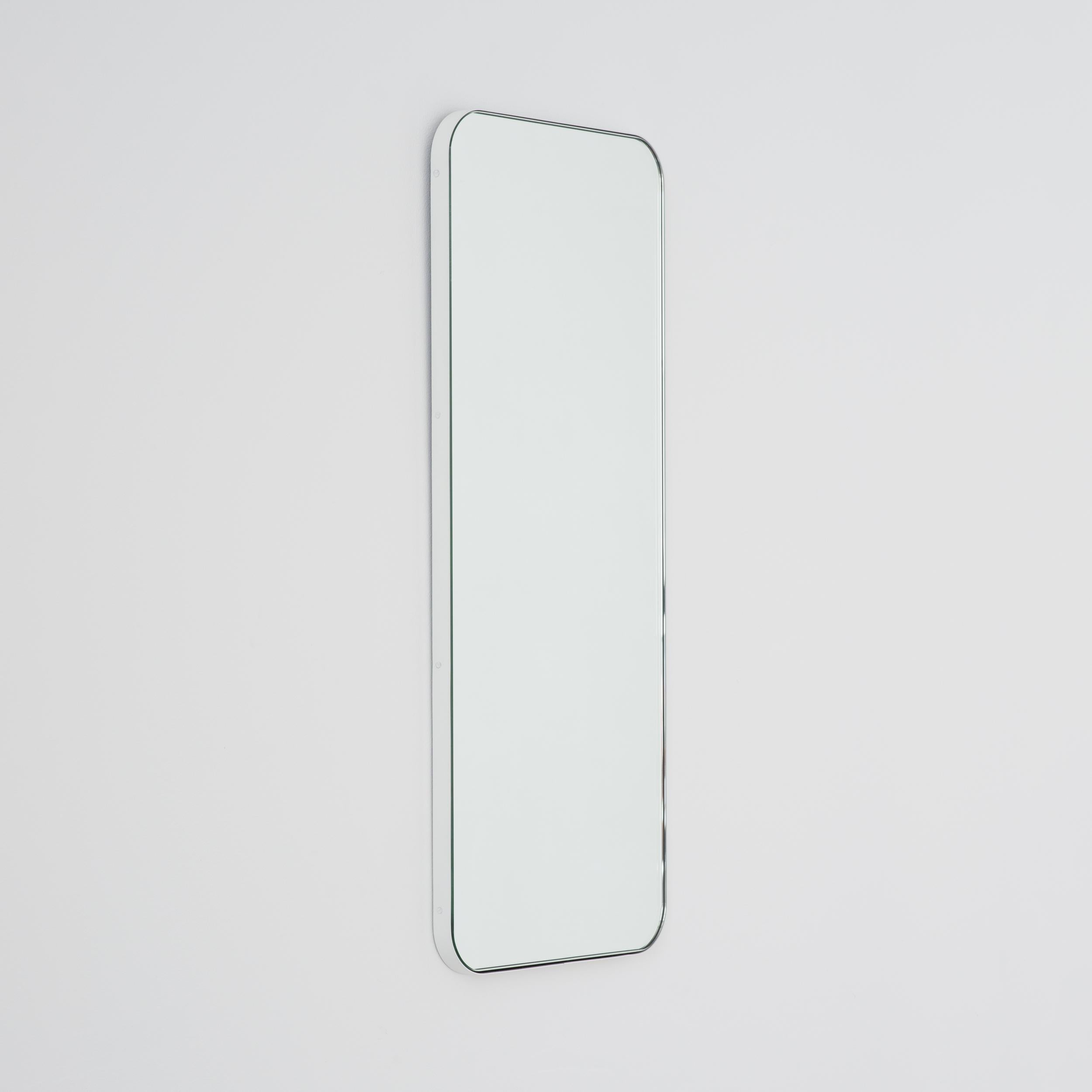 Aluminium Miroir mural rectangulaire minimaliste avec cadre blanc de la collection Quadris en vente