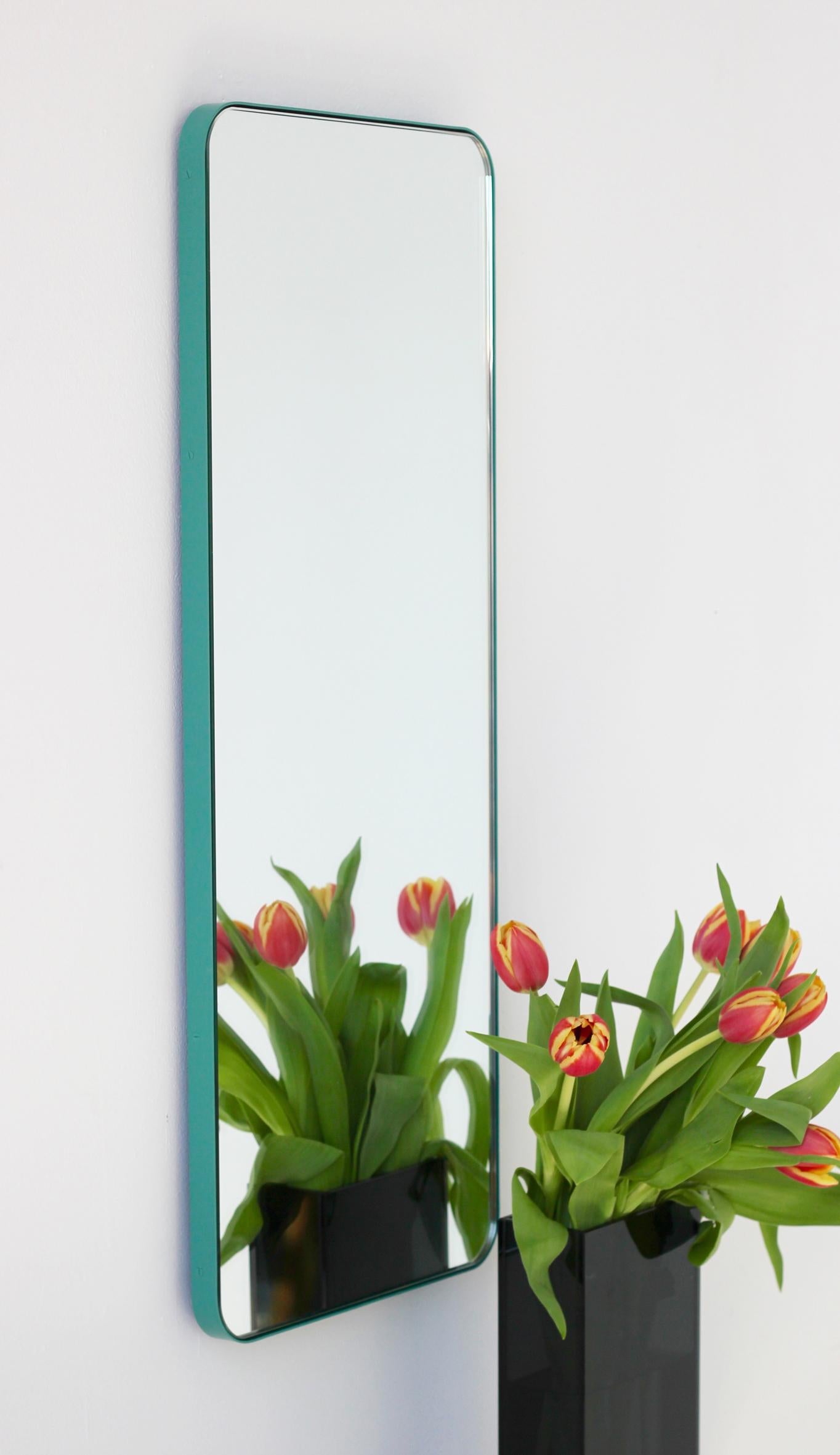 XXIe siècle et contemporain Miroir moderne rectangulaire avec cadre turquoise menthe de la collection Quadris, XL en vente
