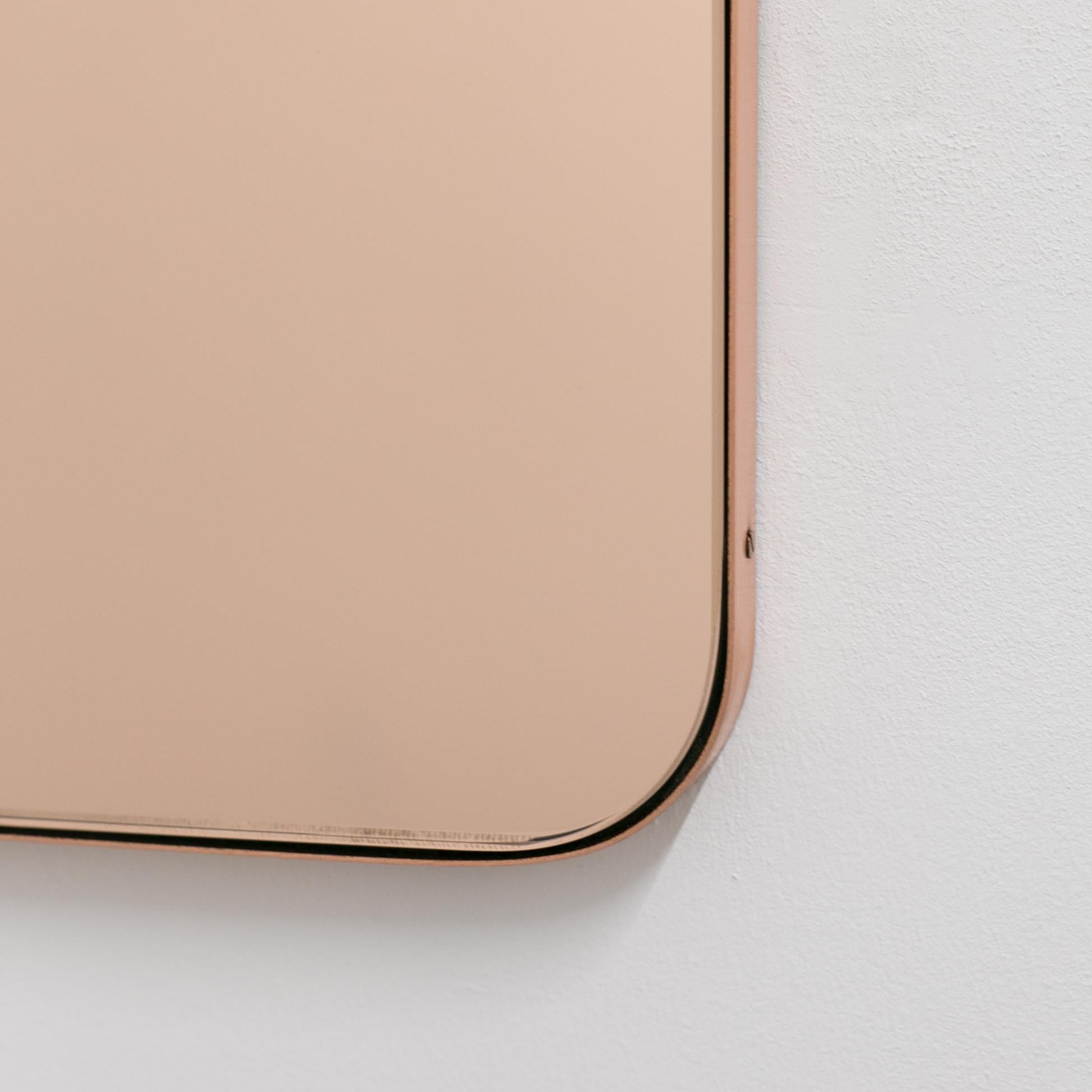 Brossé En stock, miroir rectangulaire Quadris en or rose, cadre en cuivre, petit en vente